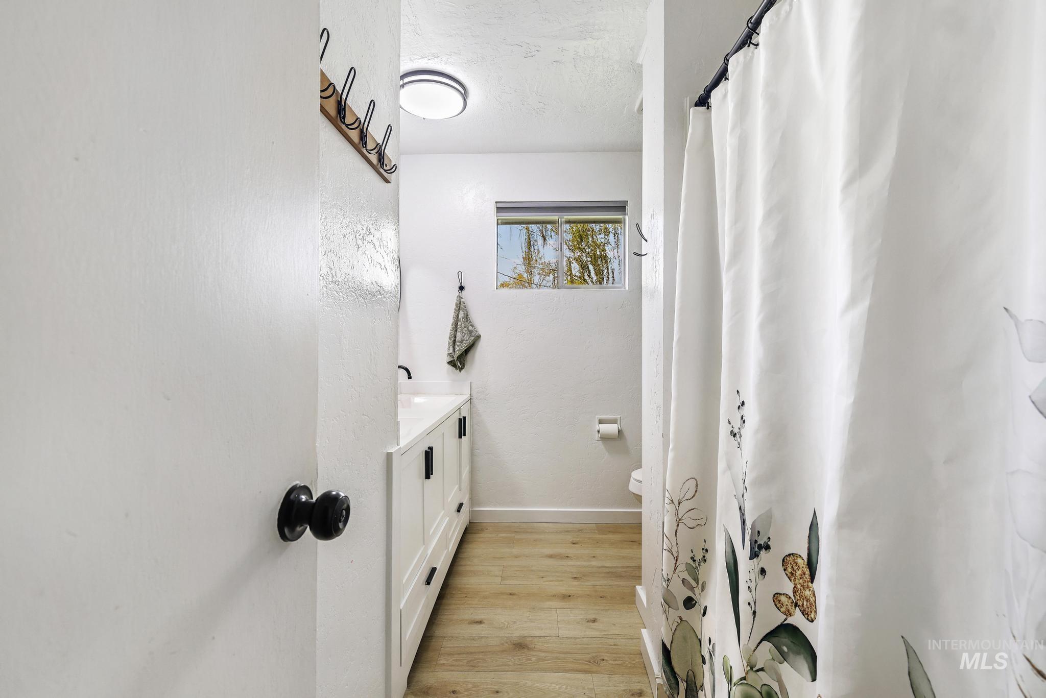 1233 Alder Dr., Twin Falls, Idaho 83301, 4 Bedrooms, 1.5 Bathrooms, Residential For Sale, Price $370,000, 98982015