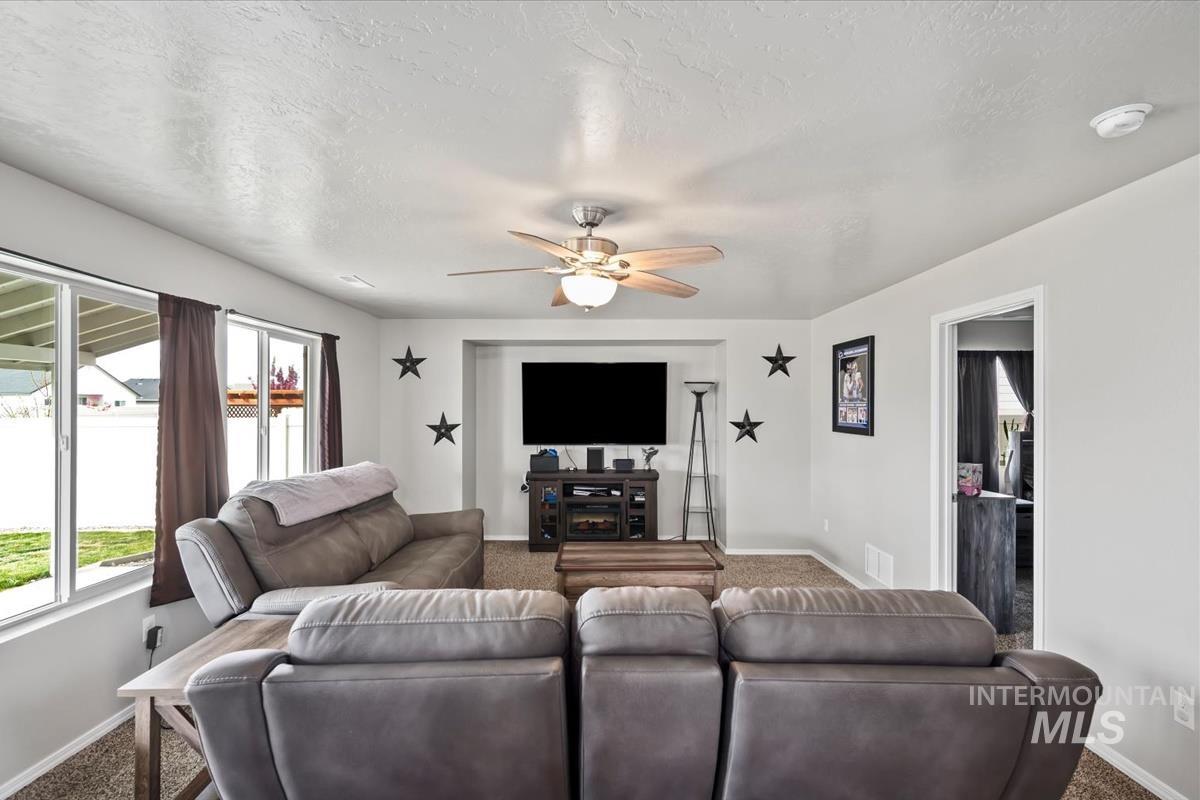 12645 Ironstone Dr, Nampa, Idaho 83651, 4 Bedrooms, 2.5 Bathrooms, Residential For Sale, Price $459,900, 98982020