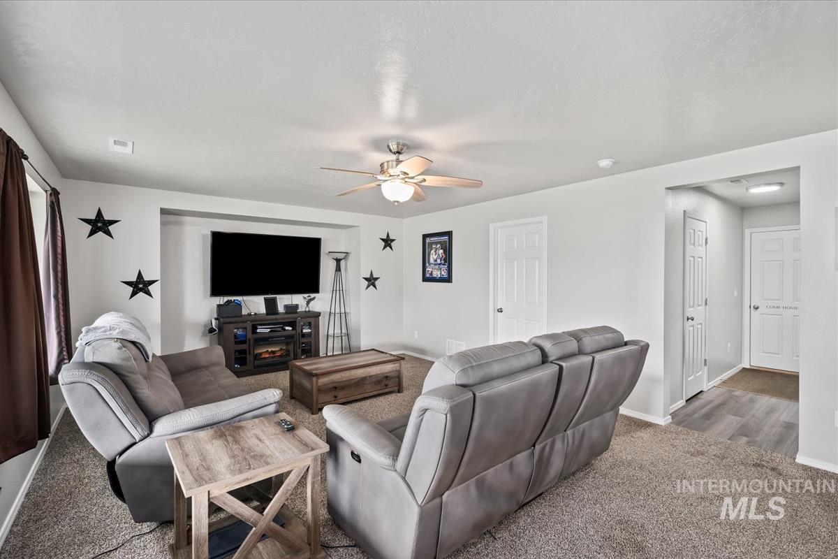 12645 Ironstone Dr, Nampa, Idaho 83651, 4 Bedrooms, 2.5 Bathrooms, Residential For Sale, Price $459,900, 98982020