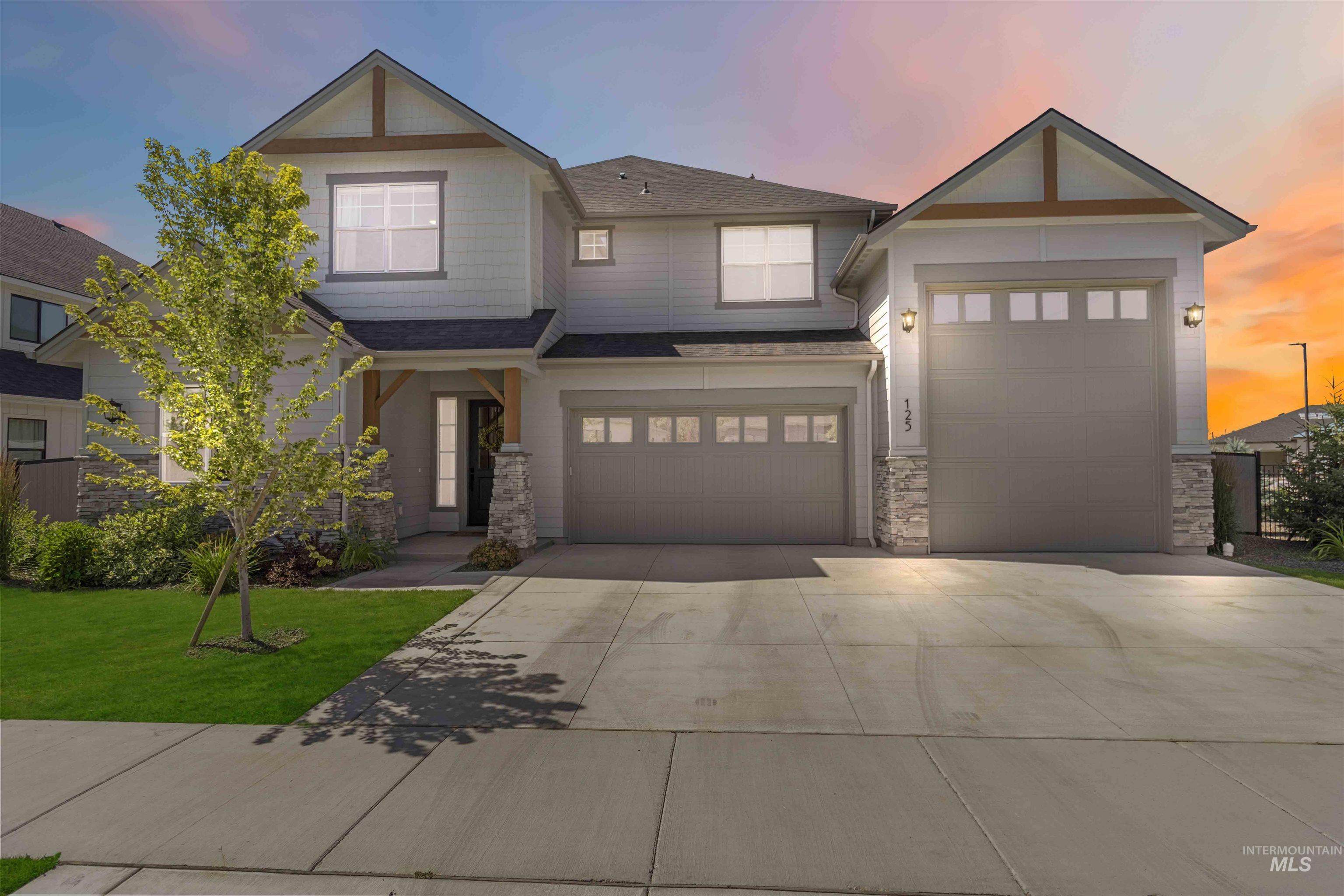 125 S Eagles Roost Way, Eagle, Idaho 83616, 4 Bedrooms, 4.5 Bathrooms, Residential For Sale, Price $1,129,990,MLS 98982025