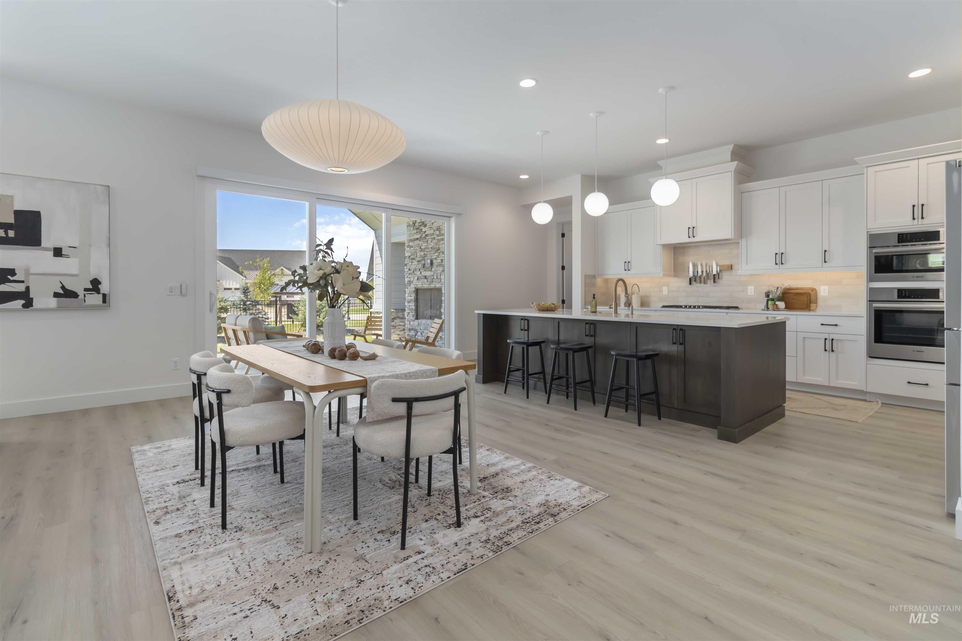 125 S Eagles Roost Way, Eagle, Idaho 83616, 5 Bedrooms, 4.5 Bathrooms, Residential For Sale, Price $1,175,000, 98982025