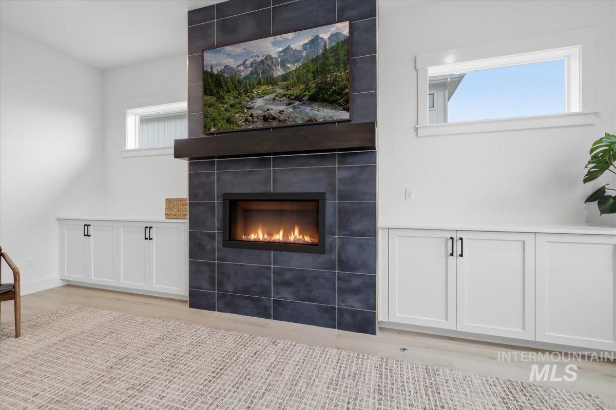 125 S Eagles Roost Way, Eagle, Idaho 83616, 4 Bedrooms, 4.5 Bathrooms, Residential For Sale, Price $1,129,990,MLS 98982025