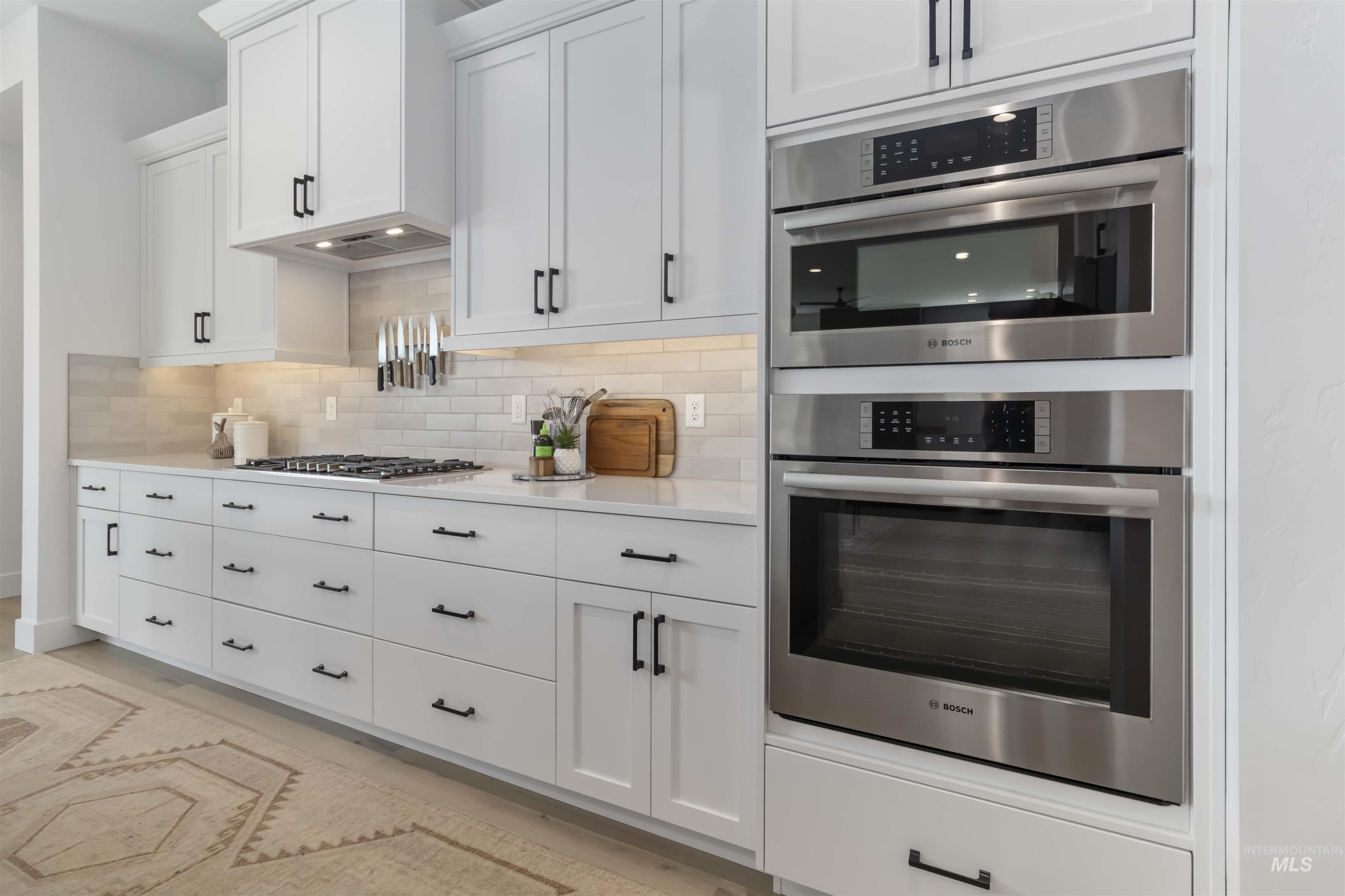 125 S Eagles Roost Way, Eagle, Idaho 83616, 5 Bedrooms, 4.5 Bathrooms, Residential For Sale, Price $1,175,000, 98982025