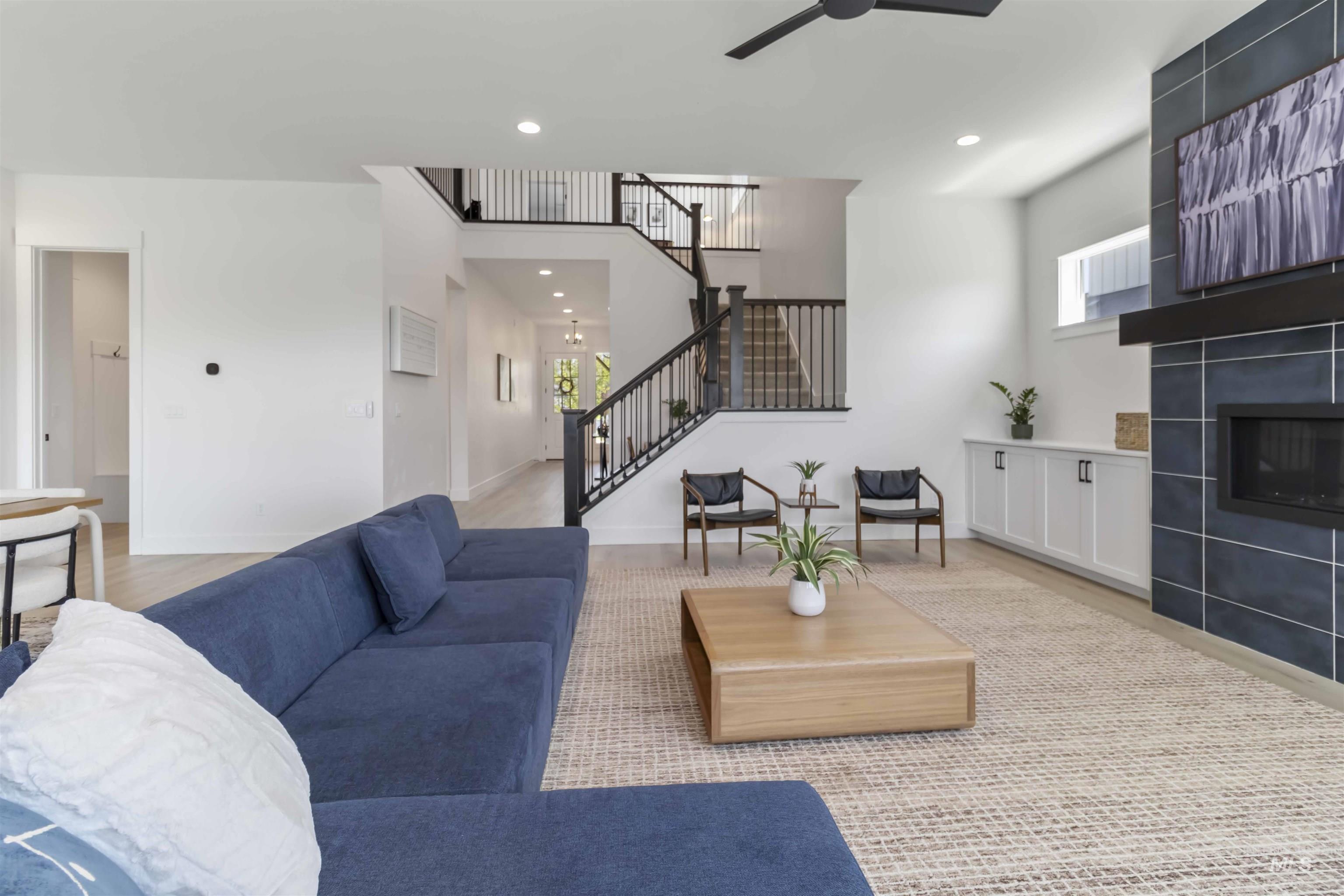 125 S Eagles Roost Way, Eagle, Idaho 83616, 5 Bedrooms, 4.5 Bathrooms, Residential For Sale, Price $1,175,000, 98982025