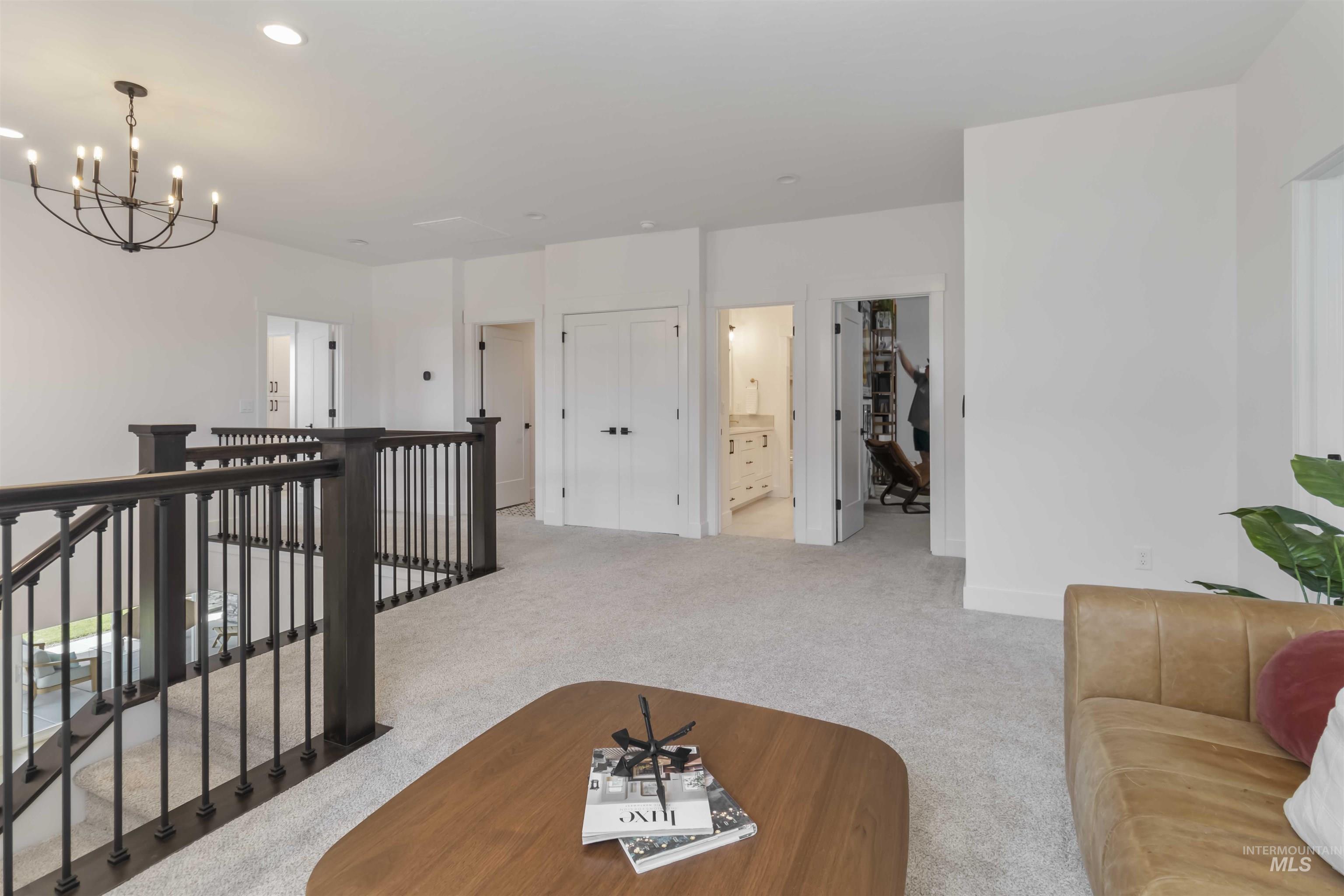 125 S Eagles Roost Way, Eagle, Idaho 83616, 5 Bedrooms, 4.5 Bathrooms, Residential For Sale, Price $1,175,000, 98982025