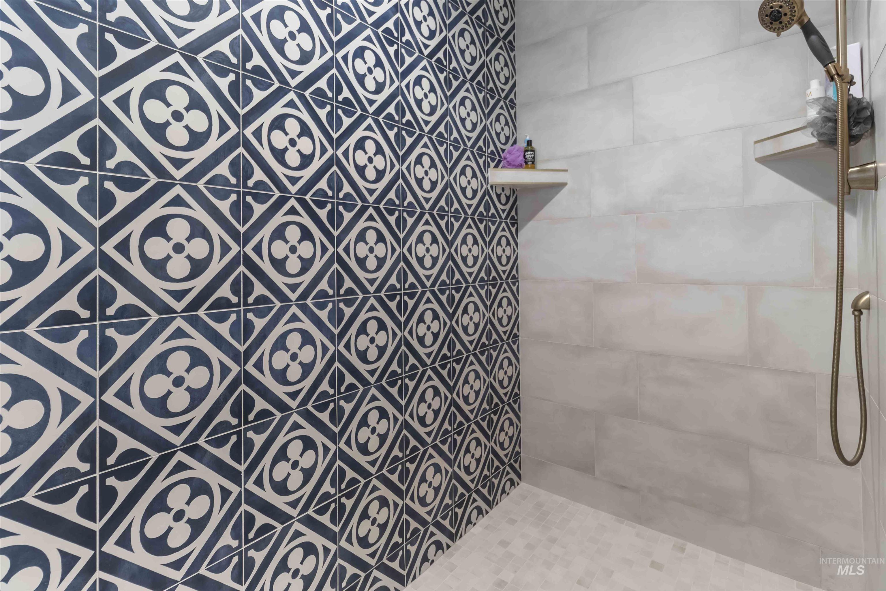 125 S Eagles Roost Way, Eagle, Idaho 83616, 5 Bedrooms, 4.5 Bathrooms, Residential For Sale, Price $1,175,000, 98982025