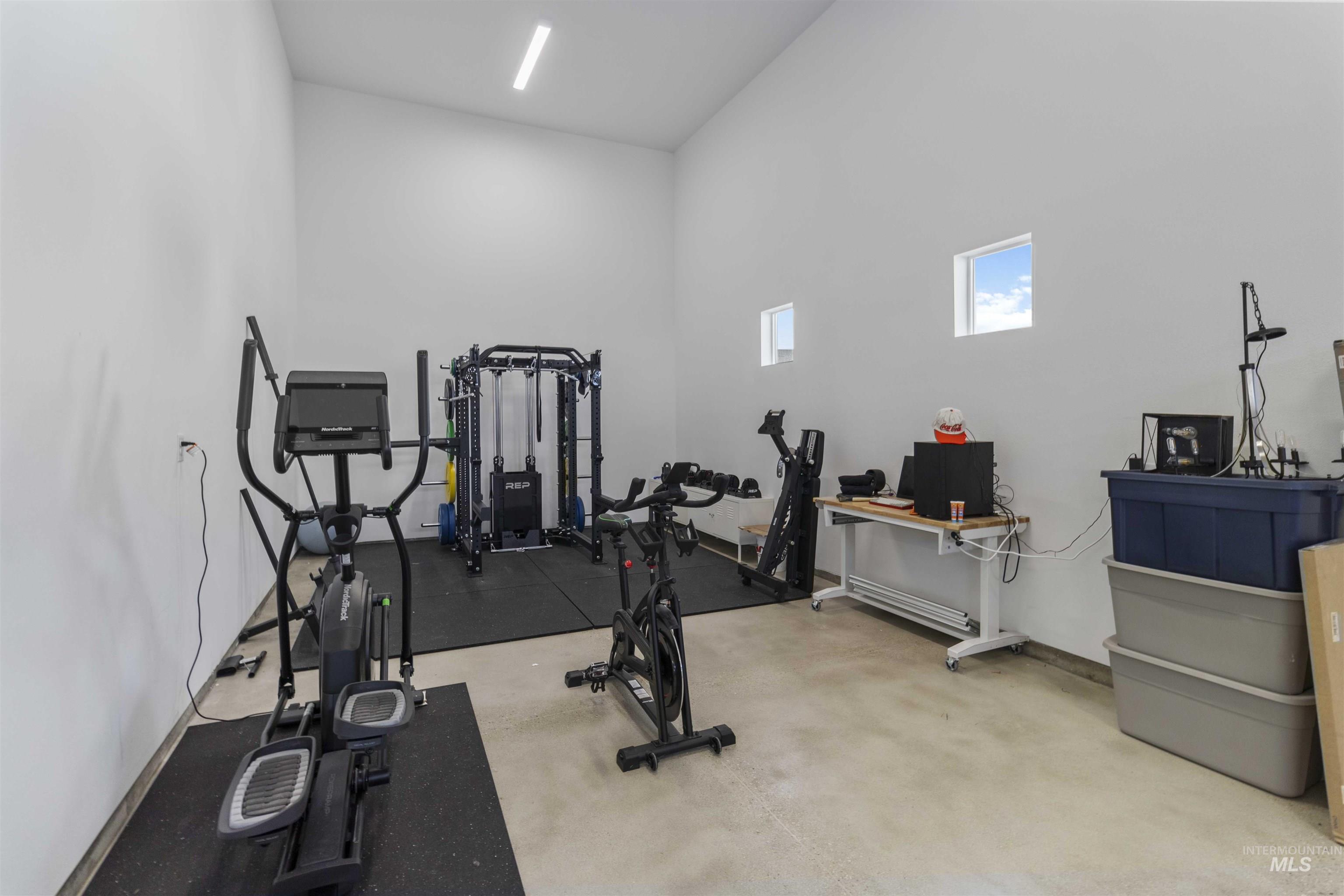 125 S Eagles Roost Way, Eagle, Idaho 83616, 5 Bedrooms, 4.5 Bathrooms, Residential For Sale, Price $1,175,000, 98982025