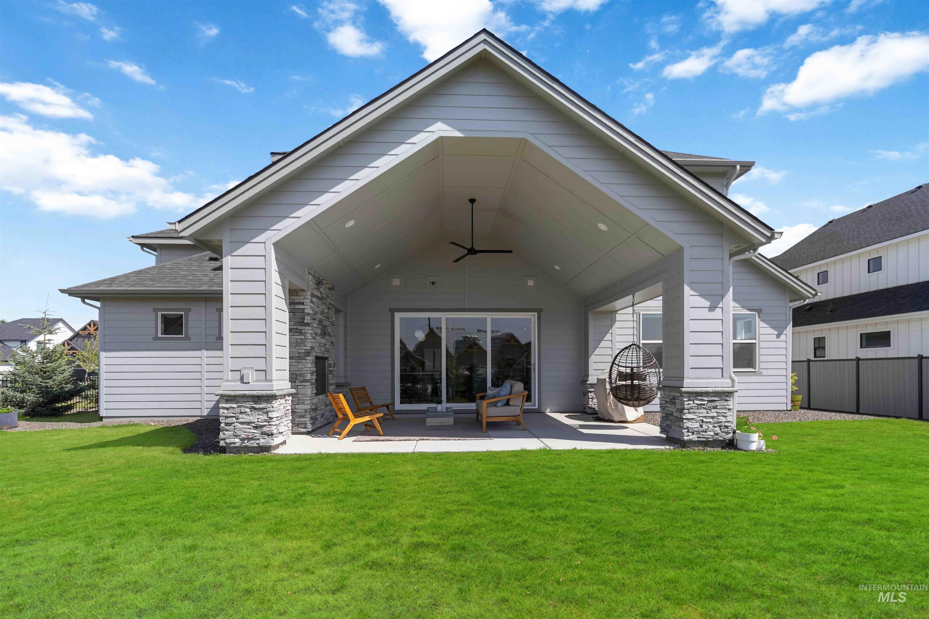 125 S Eagles Roost Way, Eagle, Idaho 83616, 5 Bedrooms, 4.5 Bathrooms, Residential For Sale, Price $1,175,000, 98982025