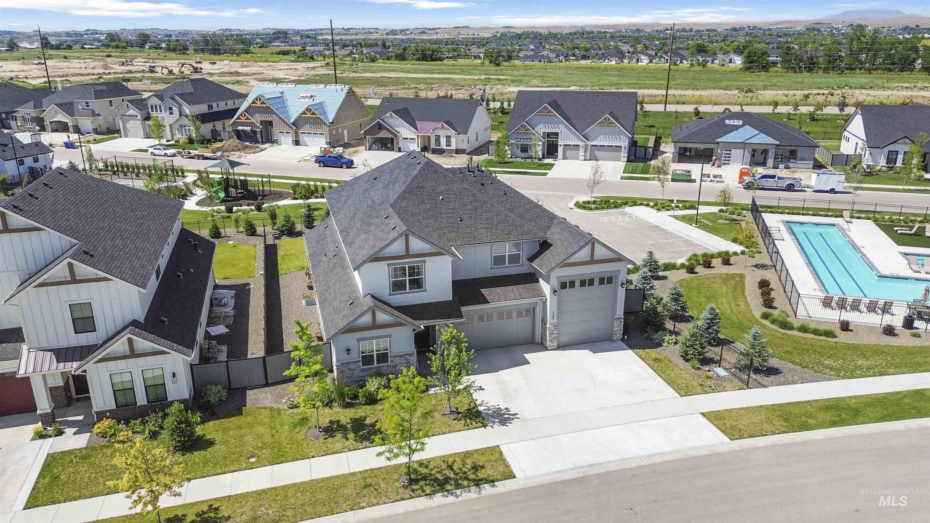 125 S Eagles Roost Way, Eagle, Idaho 83616, 5 Bedrooms, 4.5 Bathrooms, Residential For Sale, Price $1,175,000, 98982025