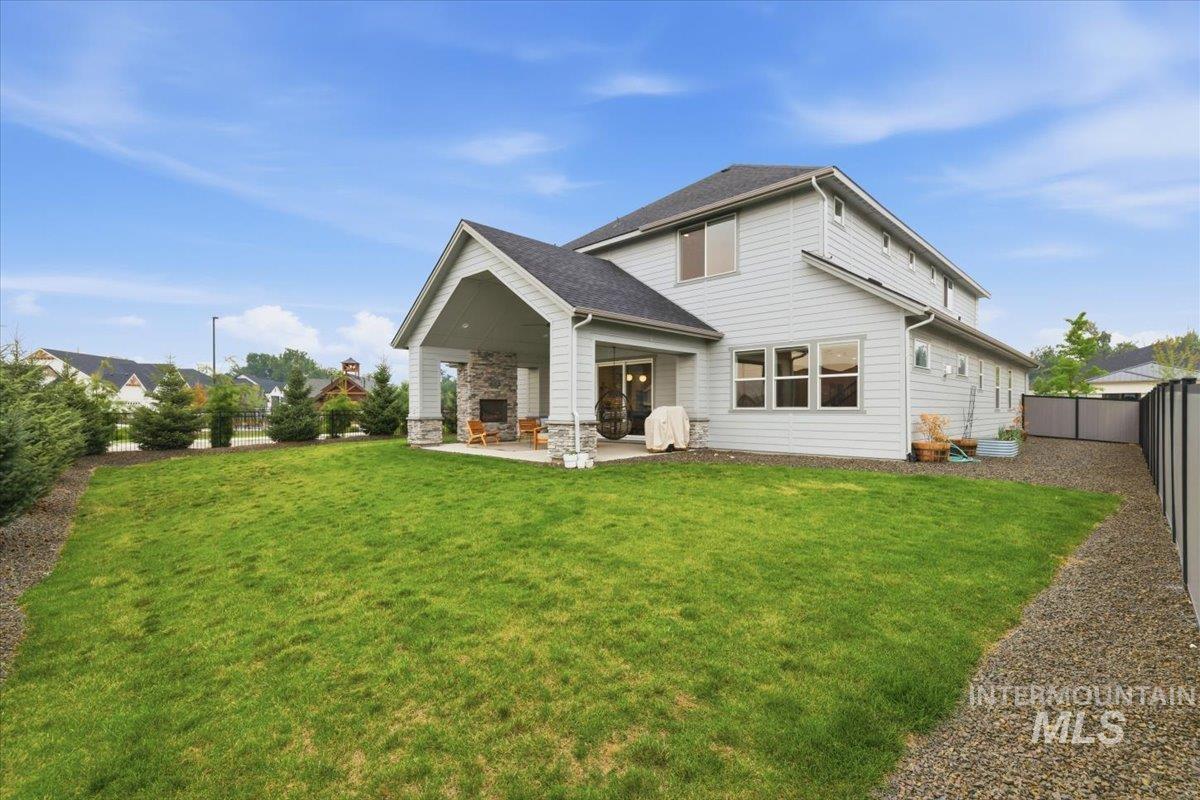 125 S Eagles Roost Way, Eagle, Idaho 83616, 4 Bedrooms, 4.5 Bathrooms, Residential For Sale, Price $1,129,990,MLS 98982025