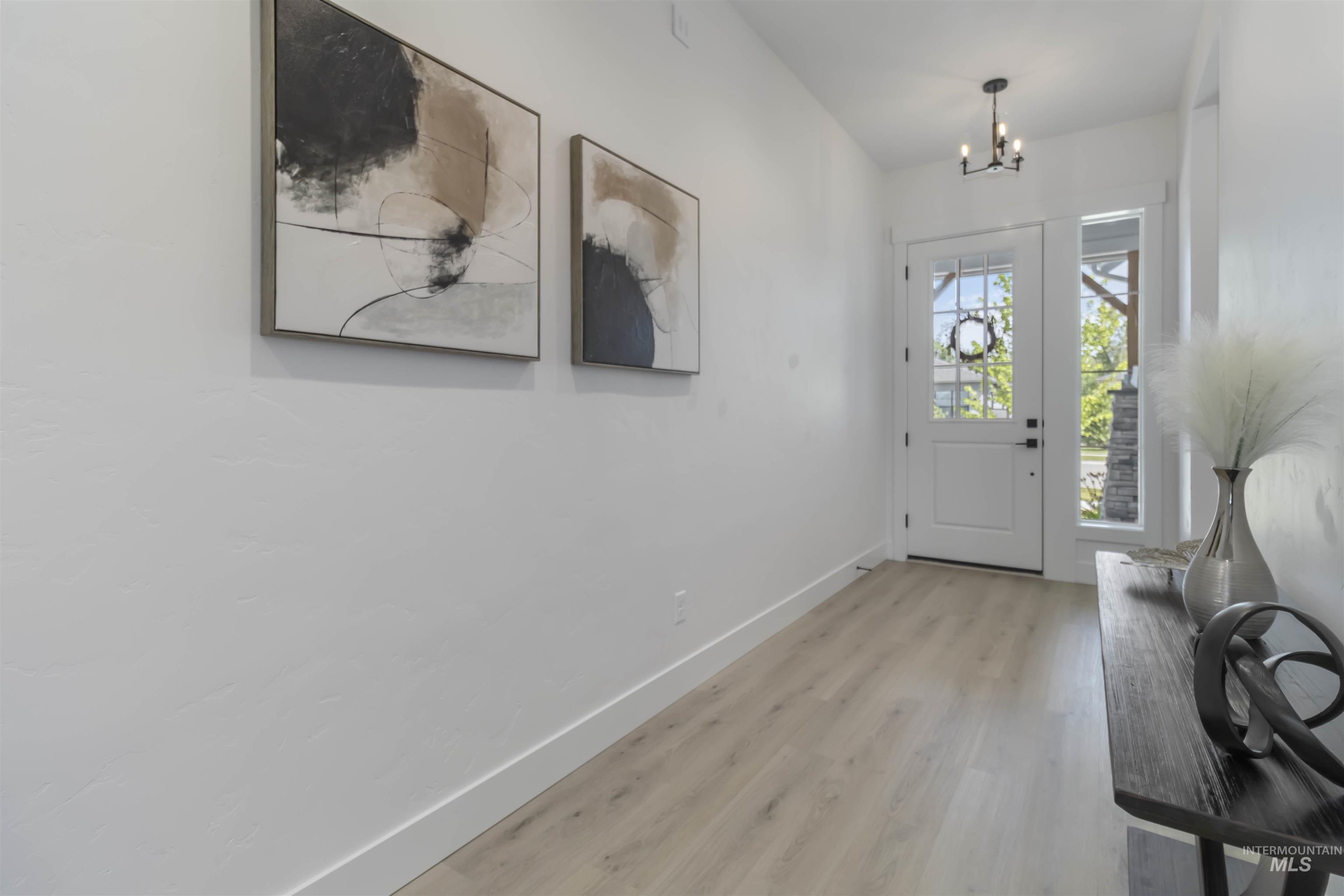 125 S Eagles Roost Way, Eagle, Idaho 83616, 5 Bedrooms, 4.5 Bathrooms, Residential For Sale, Price $1,175,000, 98982025