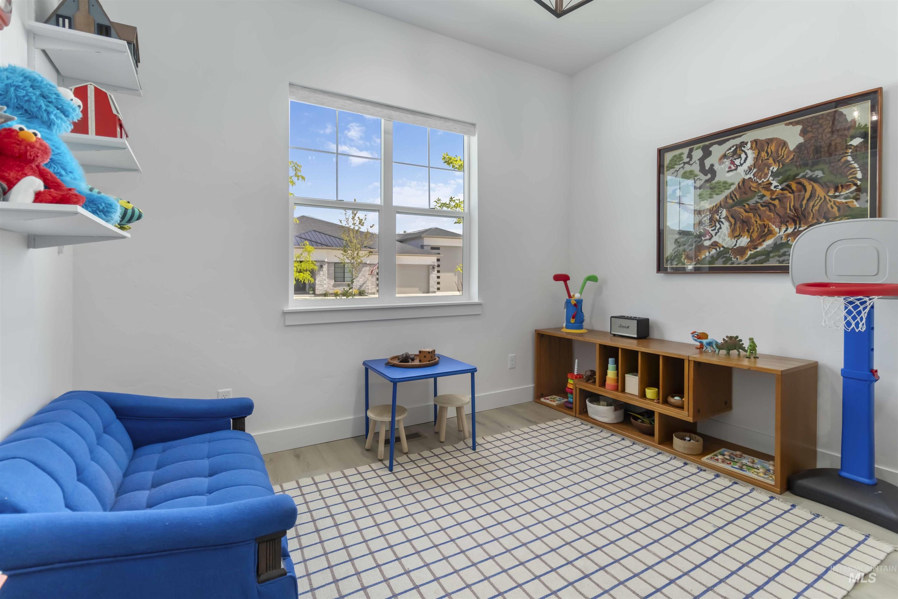 125 S Eagles Roost Way, Eagle, Idaho 83616, 5 Bedrooms, 4.5 Bathrooms, Residential For Sale, Price $1,175,000, 98982025