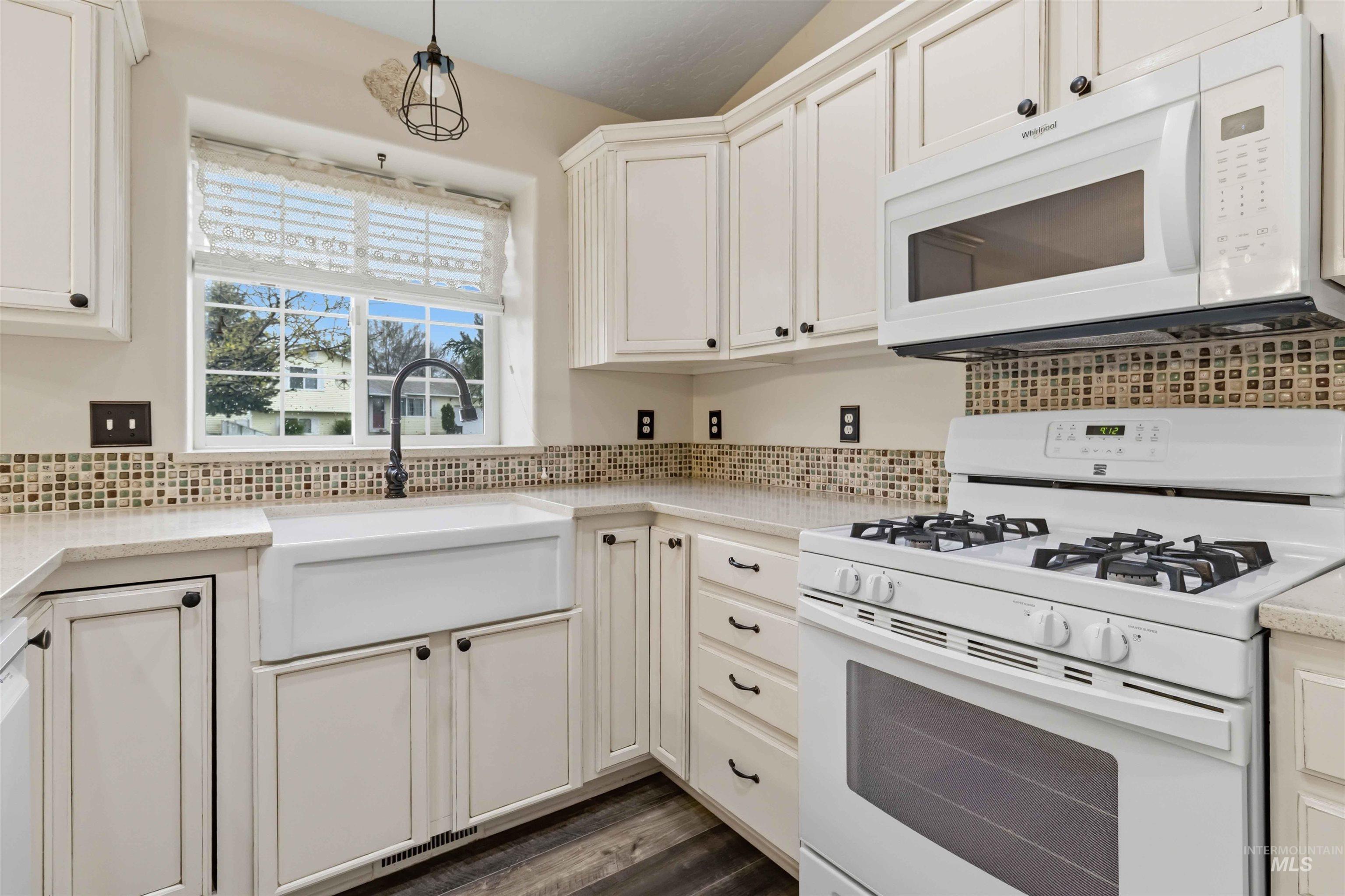 1228 E Maine Ave, Nampa, Idaho 83686, 3 Bedrooms, 2 Bathrooms, Residential For Sale, Price $367,000, 98982030