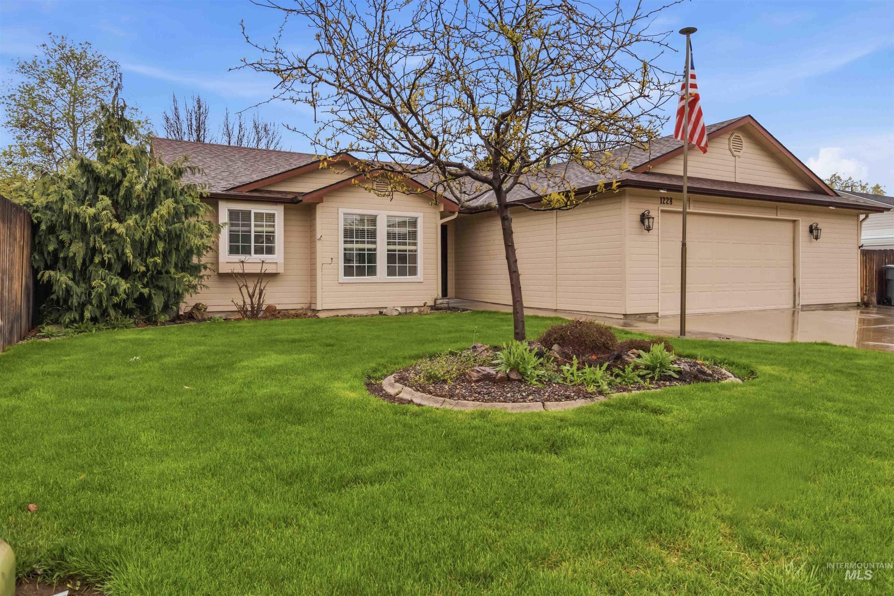 1228 E Maine Ave, Nampa, Idaho 83686, 3 Bedrooms, 2 Bathrooms, Residential For Sale, Price $367,000, 98982030