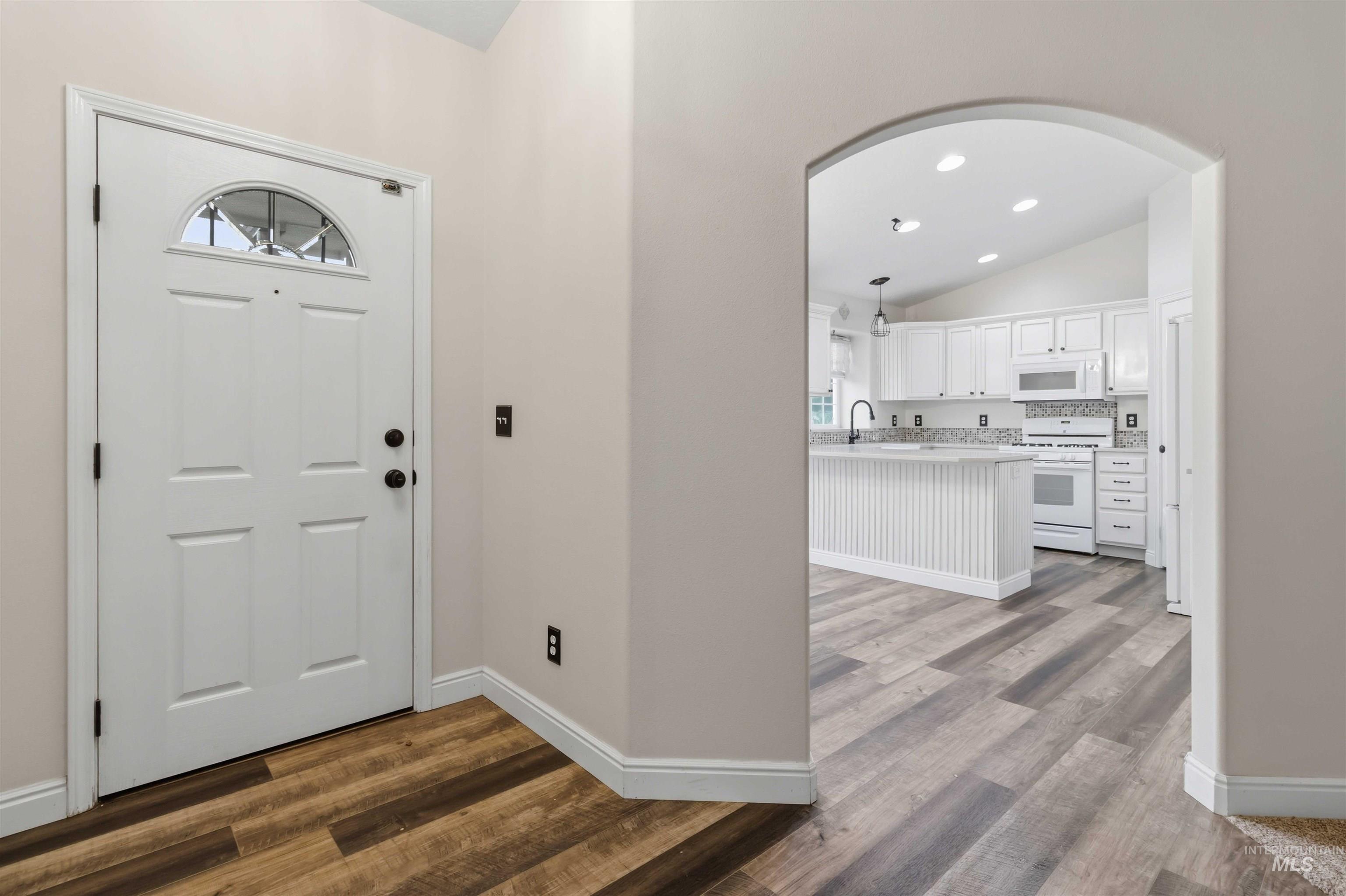 1228 E Maine Ave, Nampa, Idaho 83686, 3 Bedrooms, 2 Bathrooms, Residential For Sale, Price $367,000, 98982030