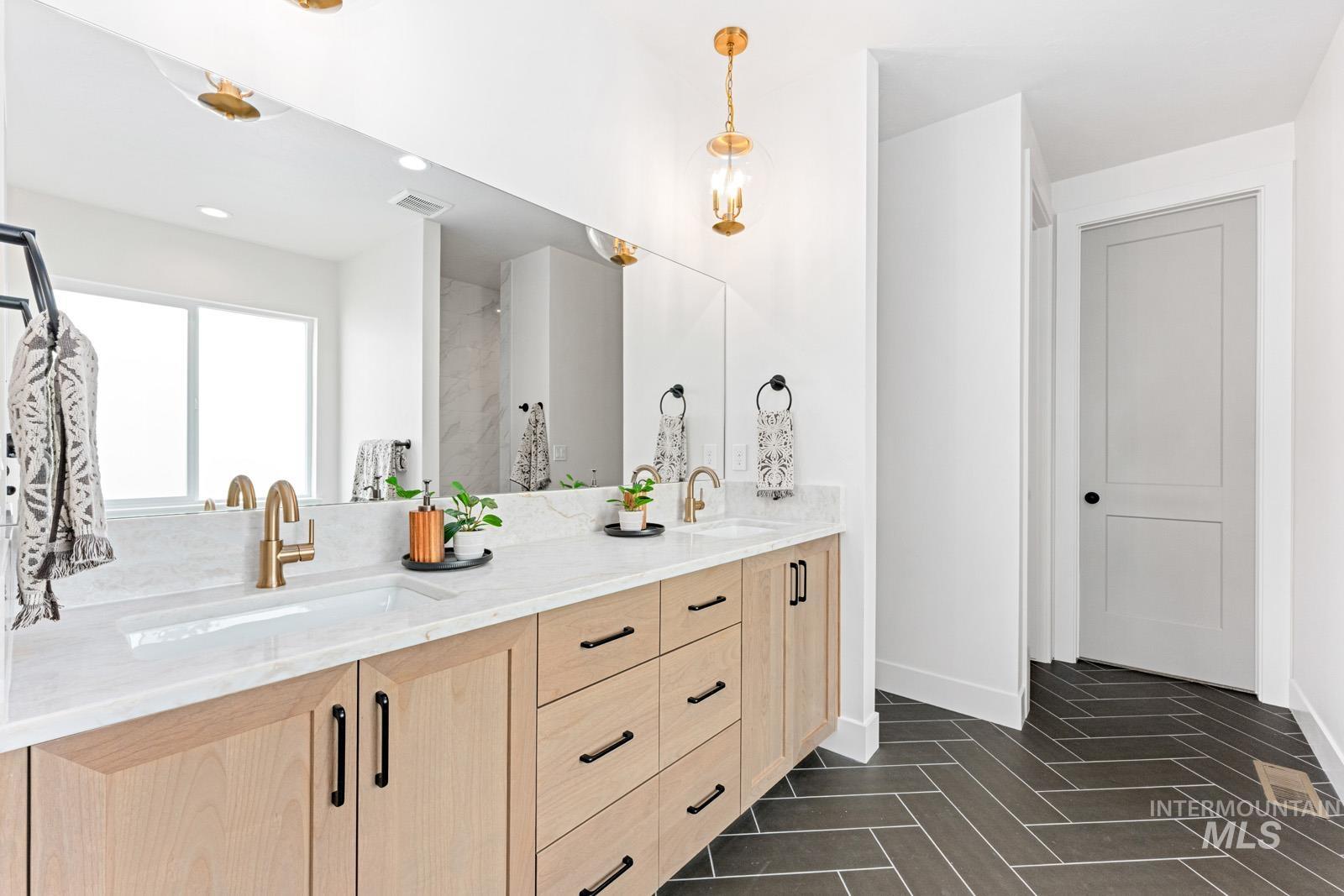 6792 Saddle Bred Way, Star, Idaho 83669, 5 Bedrooms, 4 Bathrooms, Residential For Sale, Price $1,116,443, 98982031