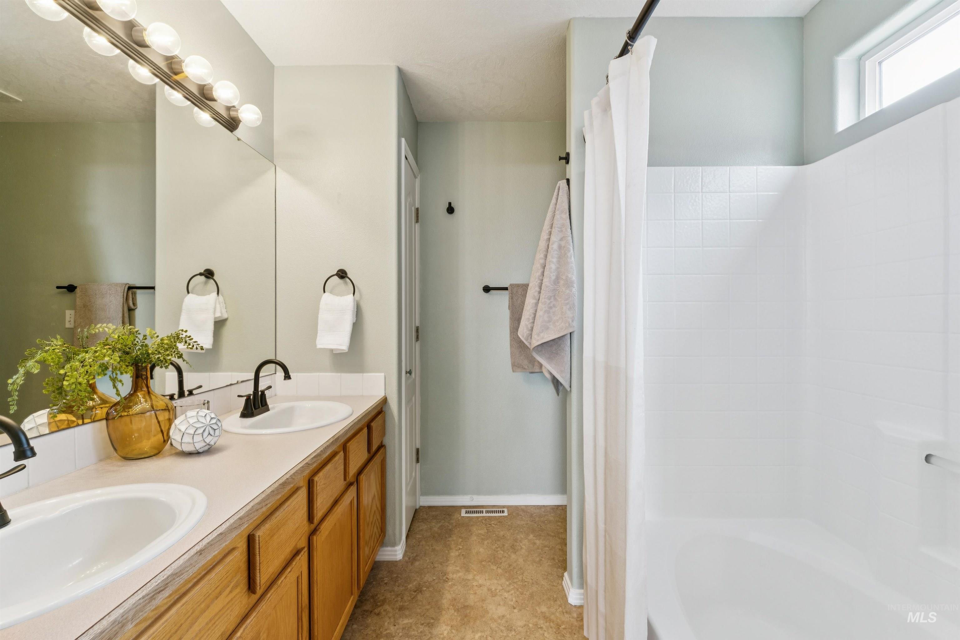 9252 W Calico Street, Boise, Idaho 83709, 3 Bedrooms, 2 Bathrooms, Residential For Sale, Price $450,000, 98982032