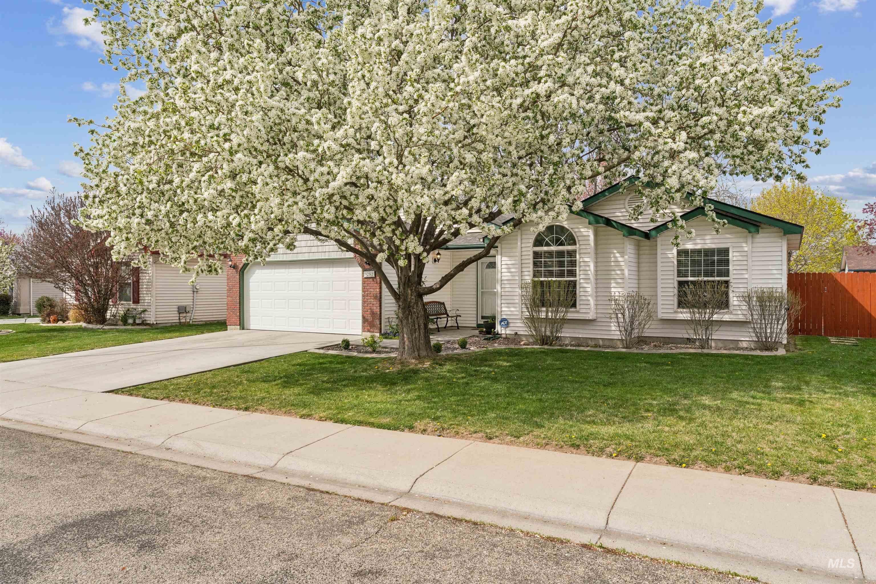 9252 W Calico Street, Boise, Idaho 83709, 3 Bedrooms, 2 Bathrooms, Residential For Sale, Price $450,000, 98982032