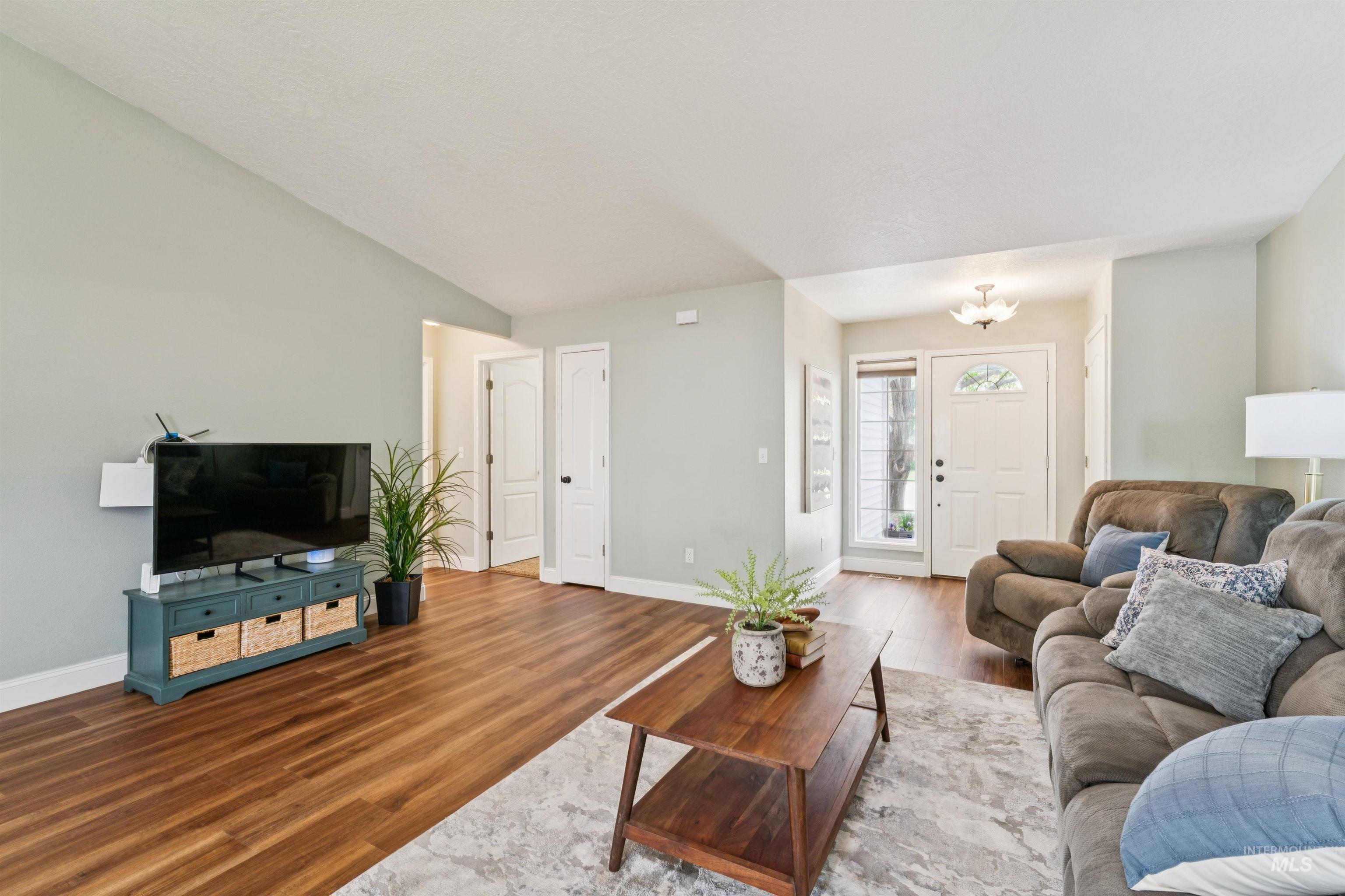 9252 W Calico Street, Boise, Idaho 83709, 3 Bedrooms, 2 Bathrooms, Residential For Sale, Price $450,000, 98982032