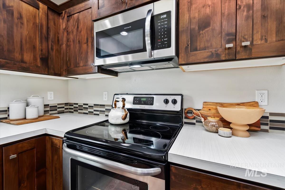 2949 NW 10th Ave, Meridian, Idaho 83646-3158, 4 Bedrooms, 2.5 Bathrooms, Residential For Sale, Price $546,900, 98982034