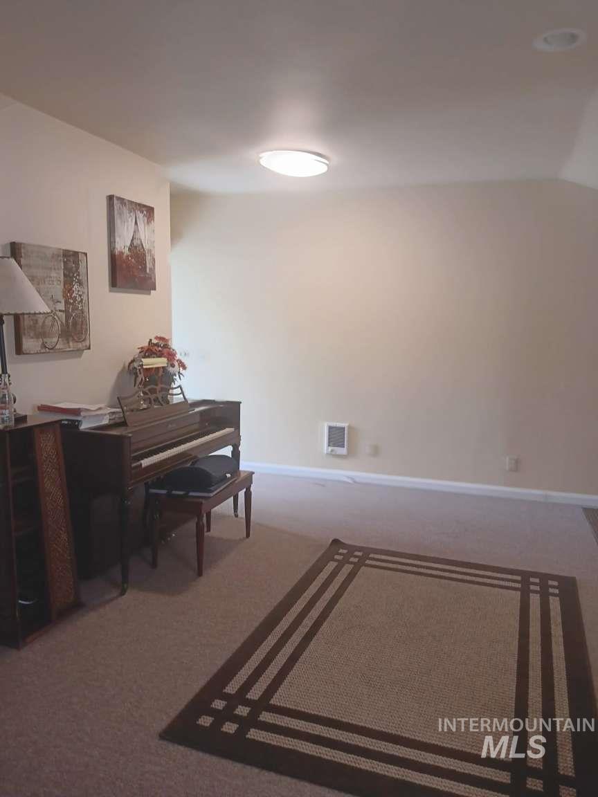 269 S State St, Hagerman, Idaho 83332, 1 Bedroom, 2 Bathrooms, Residential For Sale, Price $389,000, 98982039