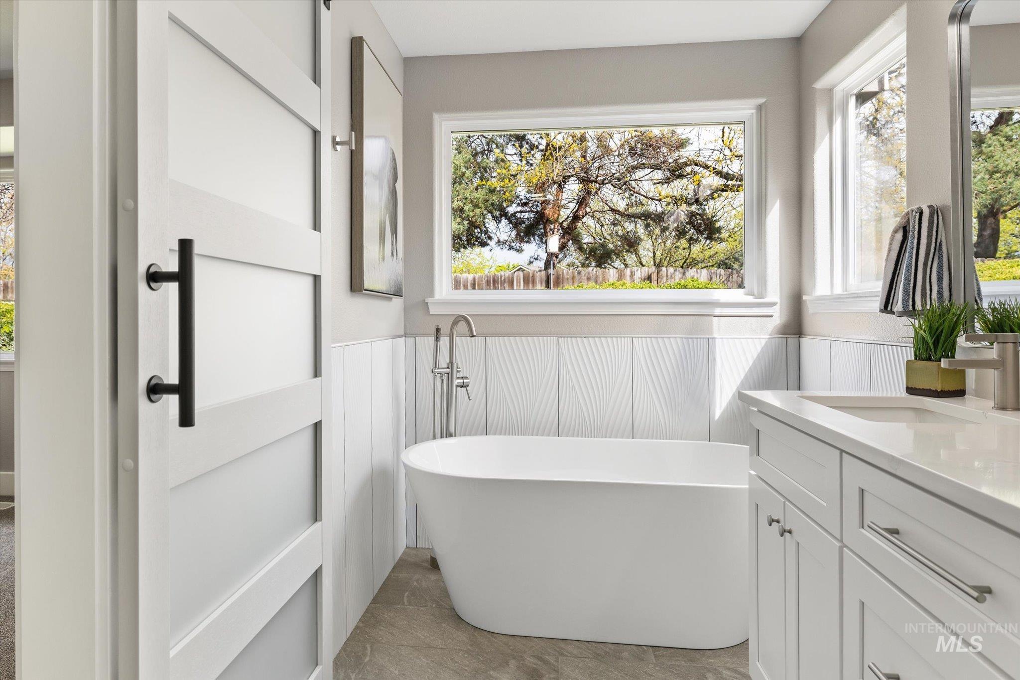 2250 N Amethyst, Meridian, Idaho 83646-0000, 3 Bedrooms, 2 Bathrooms, Residential For Sale, Price $494,000, 98982043