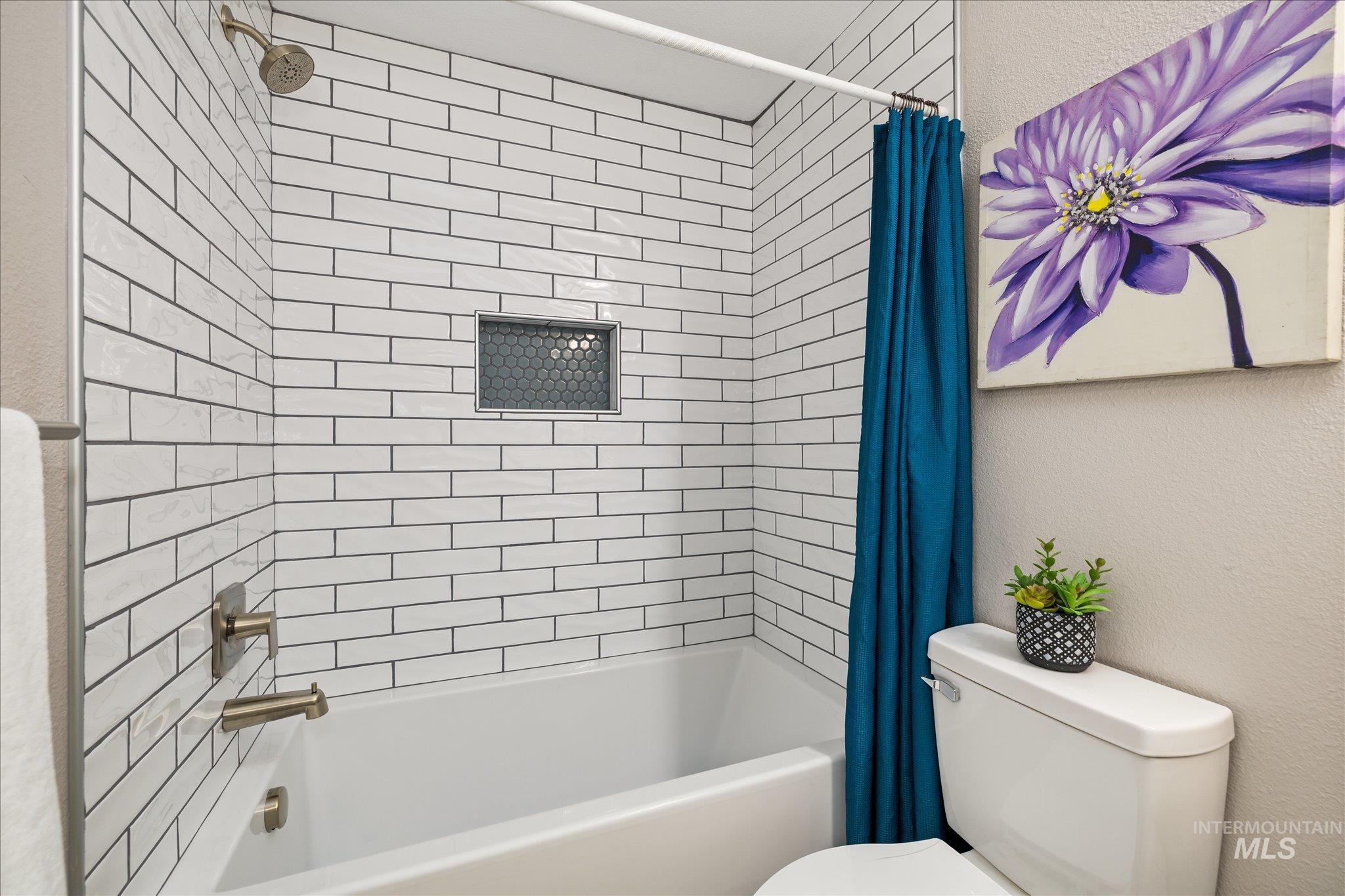 2250 N Amethyst, Meridian, Idaho 83646-0000, 3 Bedrooms, 2 Bathrooms, Residential For Sale, Price $494,000, 98982043