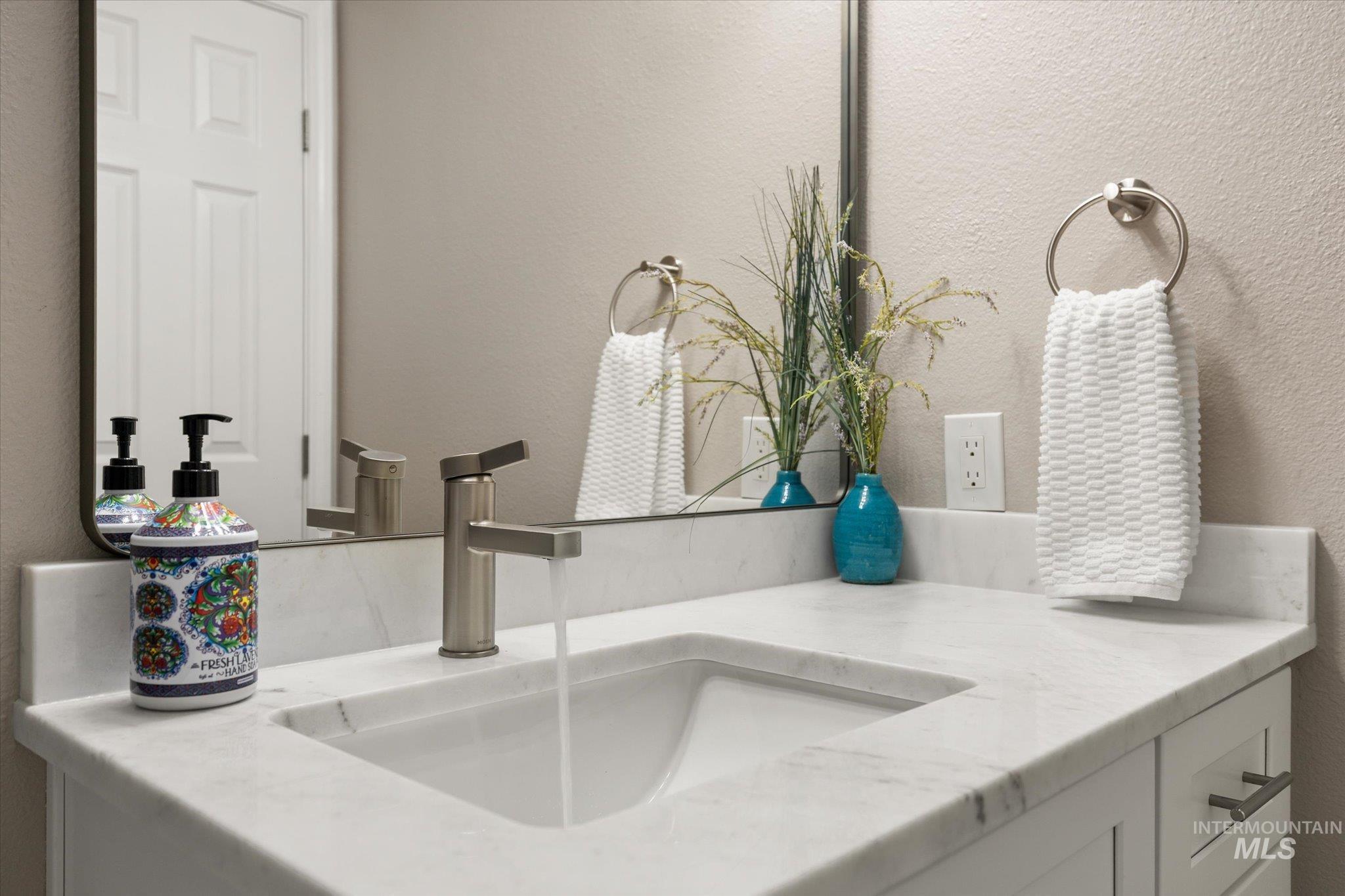 2250 N Amethyst, Meridian, Idaho 83646-0000, 3 Bedrooms, 2 Bathrooms, Residential For Sale, Price $494,000, 98982043