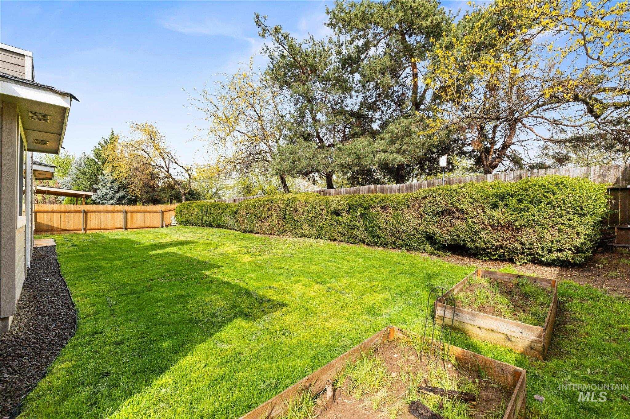 2250 N Amethyst, Meridian, Idaho 83646-0000, 3 Bedrooms, 2 Bathrooms, Residential For Sale, Price $494,000, 98982043