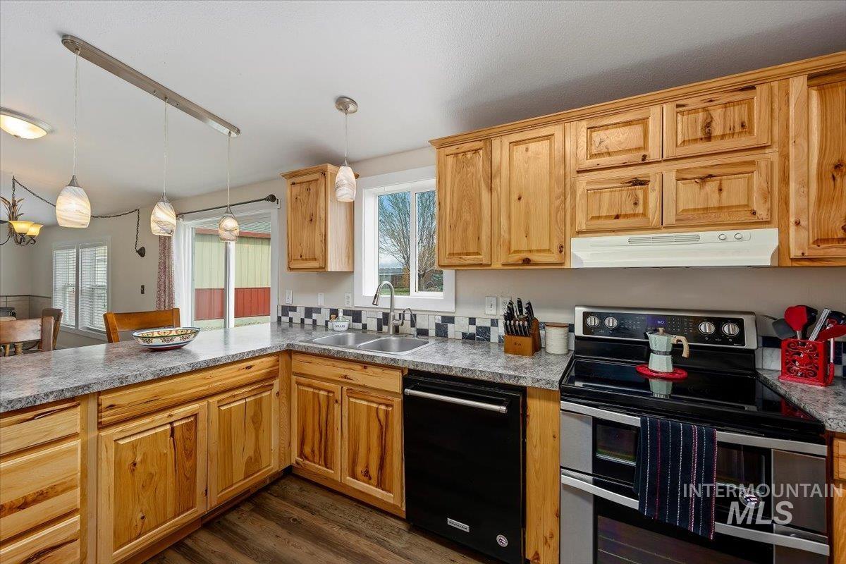 374 North 120 East, Shoshone, Idaho 83352, 3 Bedrooms, 2 Bathrooms, Residential For Sale, Price $475,000, 98982050