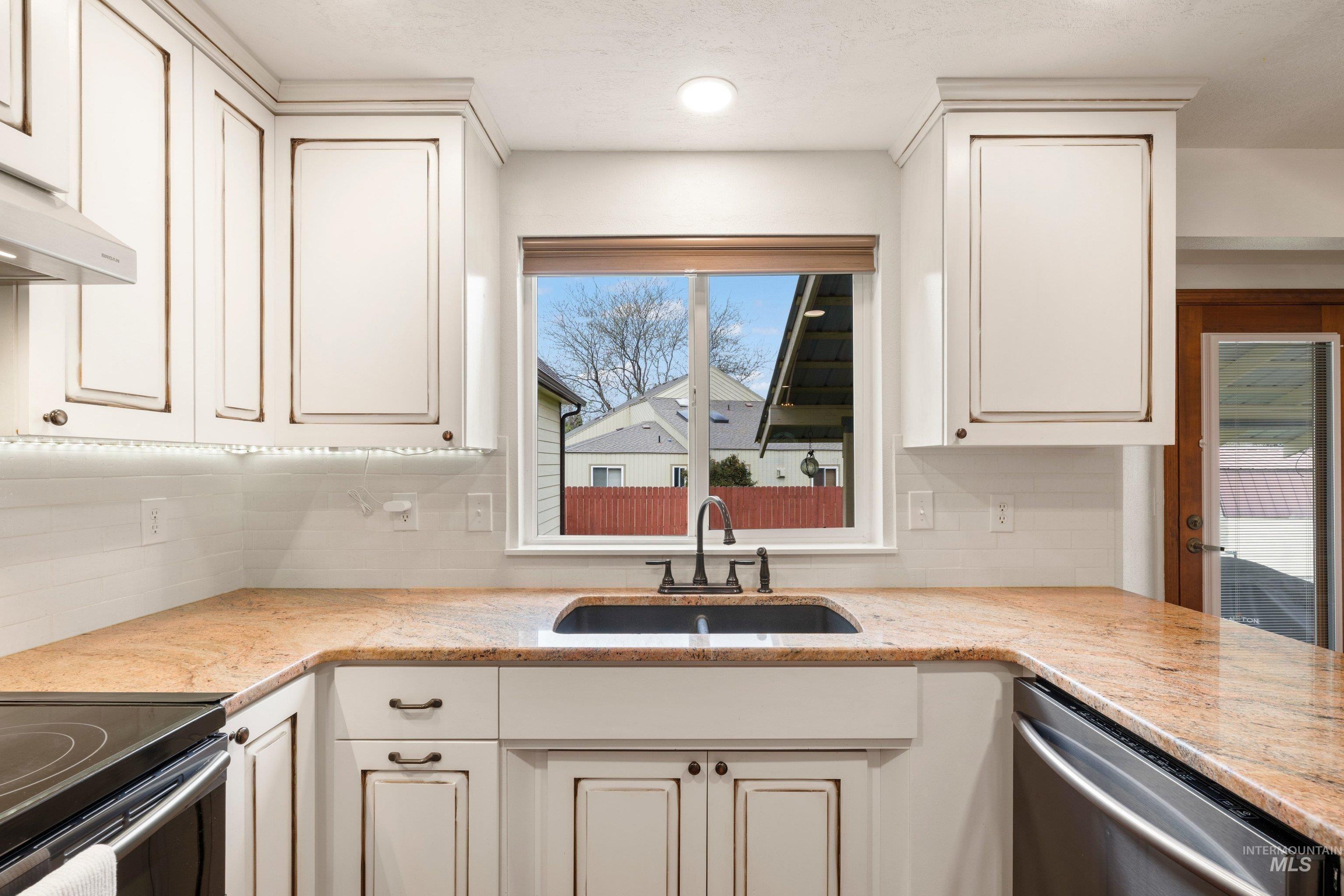 1921 N Incline Way, Meridian, Idaho 83646, 4 Bedrooms, 2.5 Bathrooms, Residential For Sale, Price $565,000, 98982051