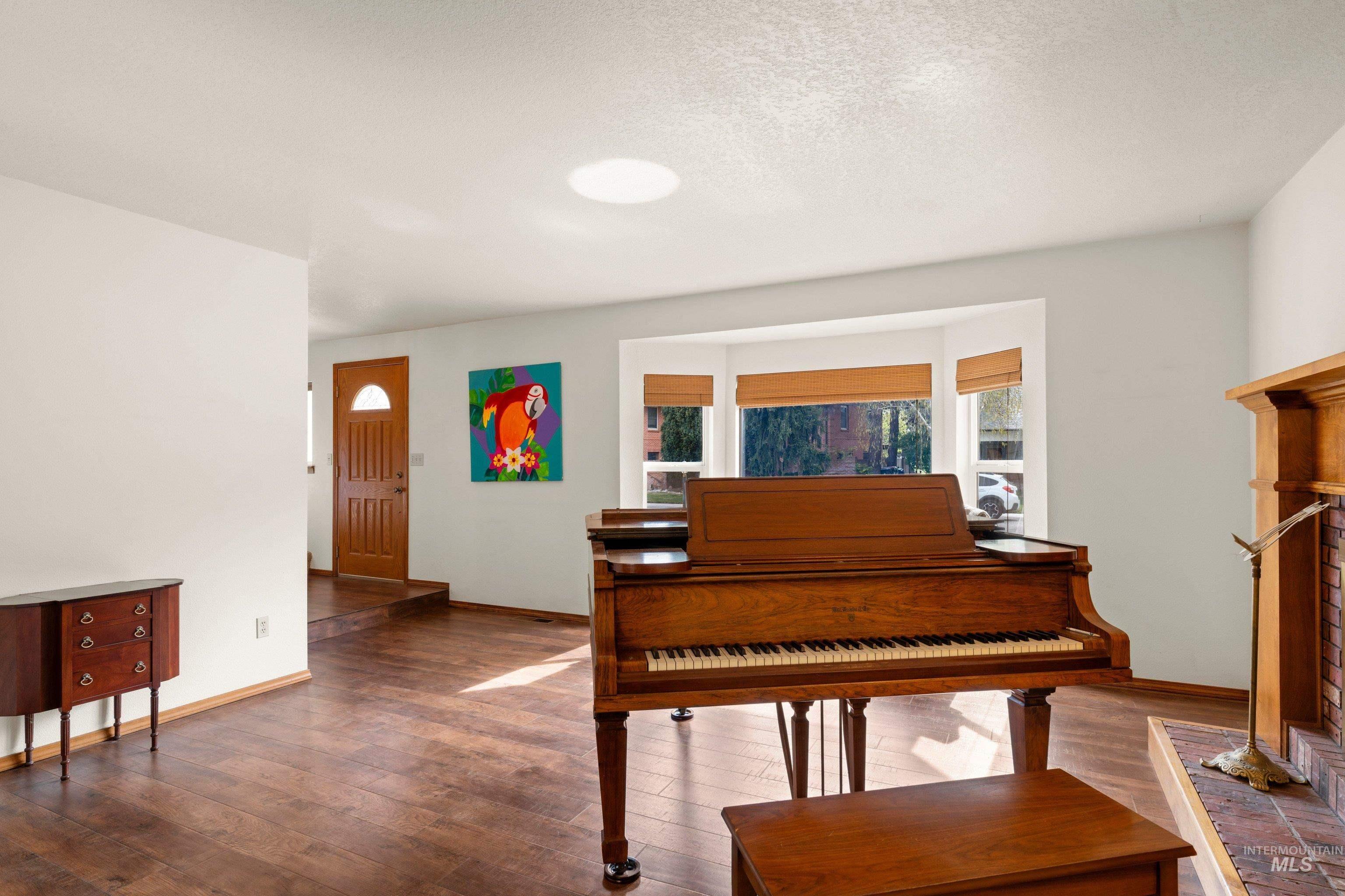 1921 N Incline Way, Meridian, Idaho 83646, 4 Bedrooms, 2.5 Bathrooms, Residential For Sale, Price $565,000, 98982051