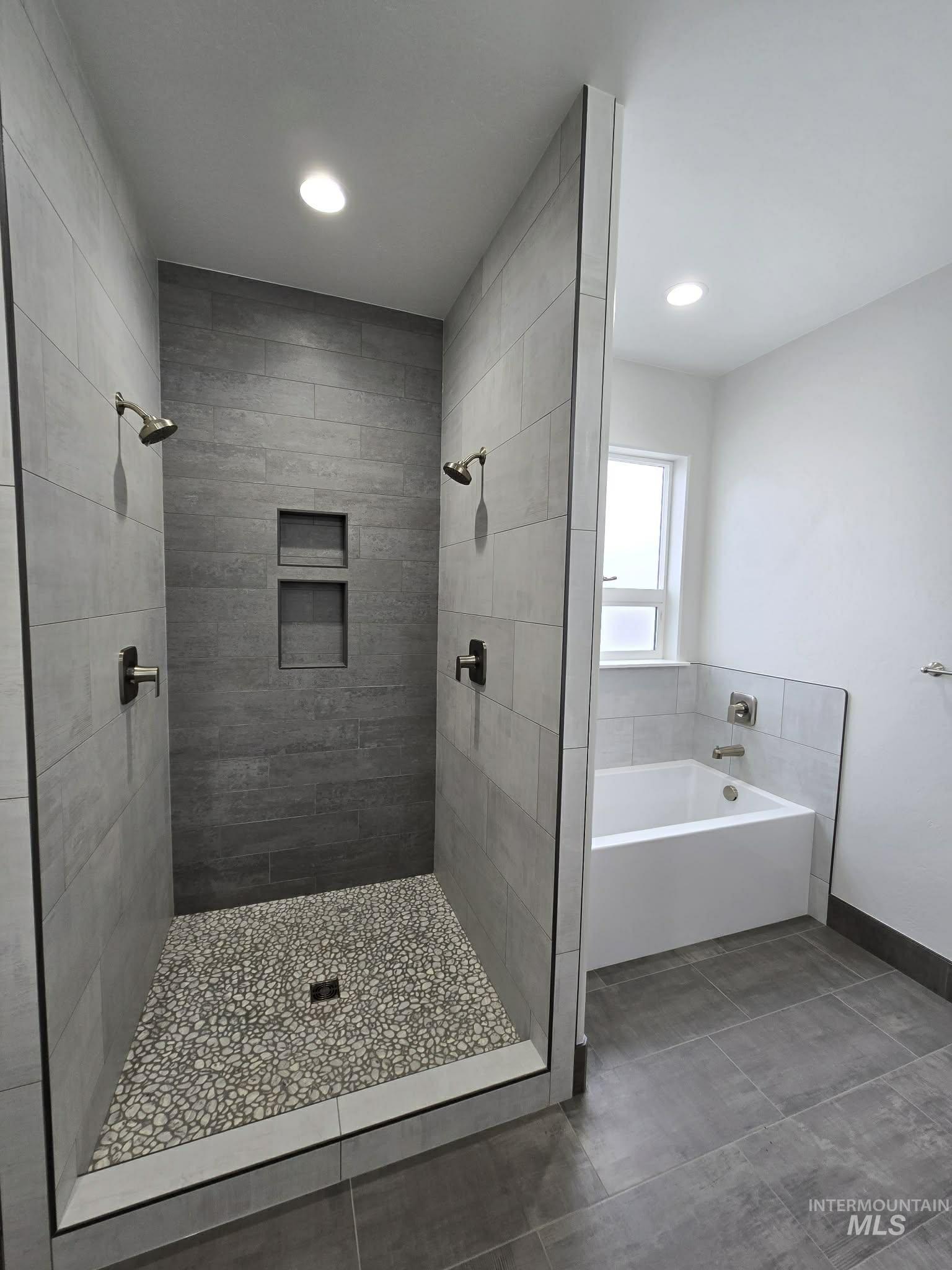 830 Salmon Dr, Heyburn, Idaho 83336, 3 Bedrooms, 2 Bathrooms, Residential For Sale, Price $419,999, 98982052