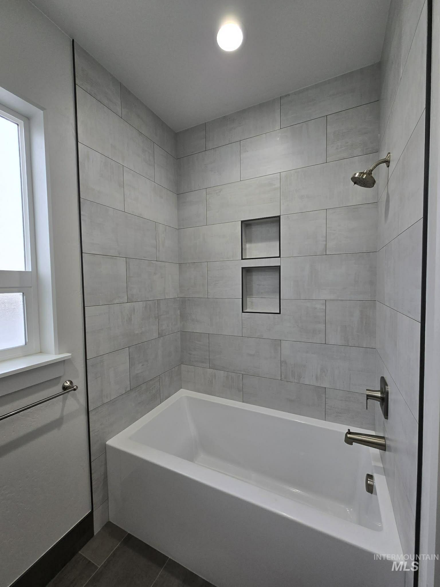 830 Salmon Dr, Heyburn, Idaho 83336, 3 Bedrooms, 2 Bathrooms, Residential For Sale, Price $419,999, 98982052