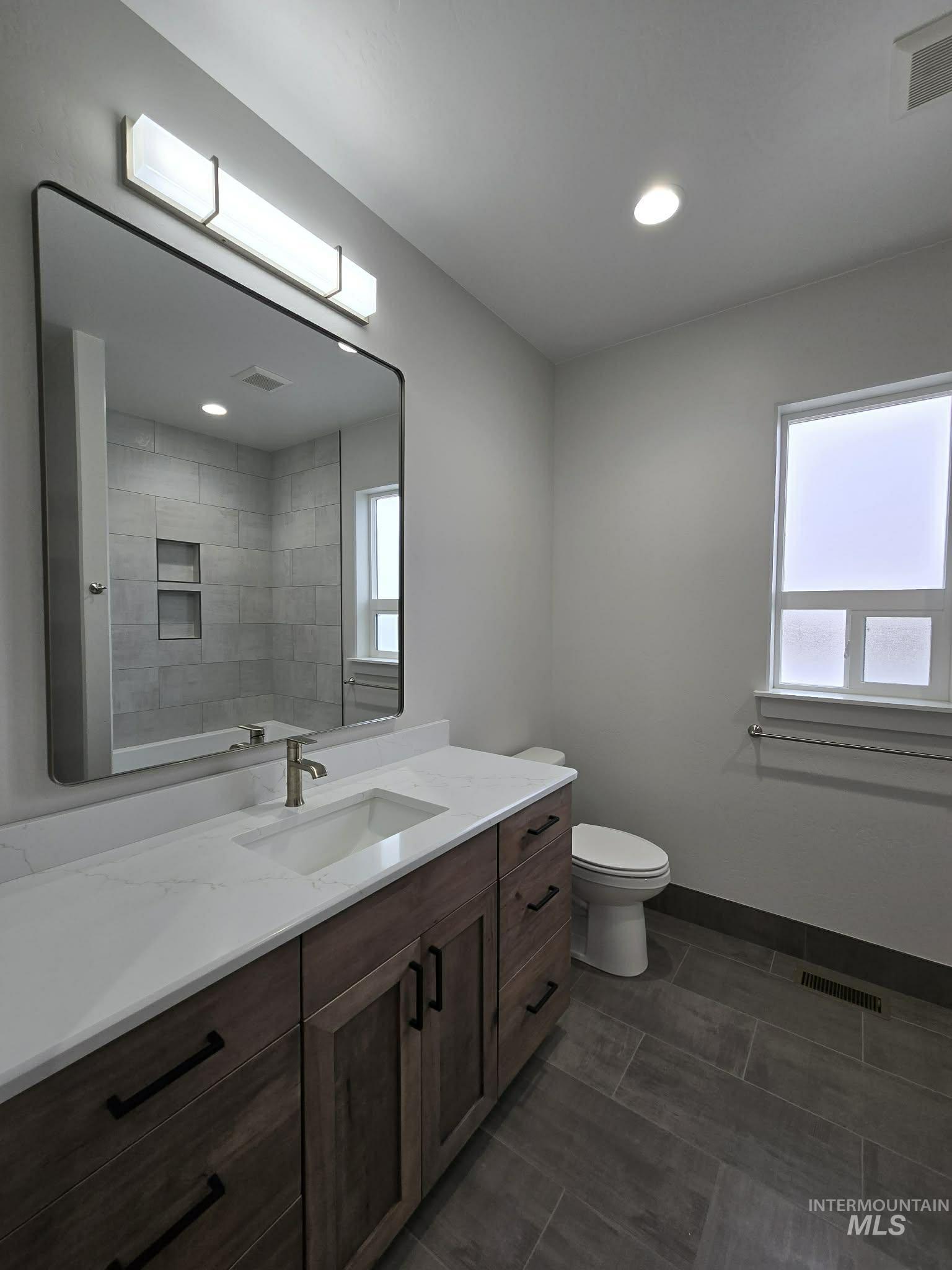 830 Salmon Dr, Heyburn, Idaho 83336, 3 Bedrooms, 2 Bathrooms, Residential For Sale, Price $419,999, 98982052