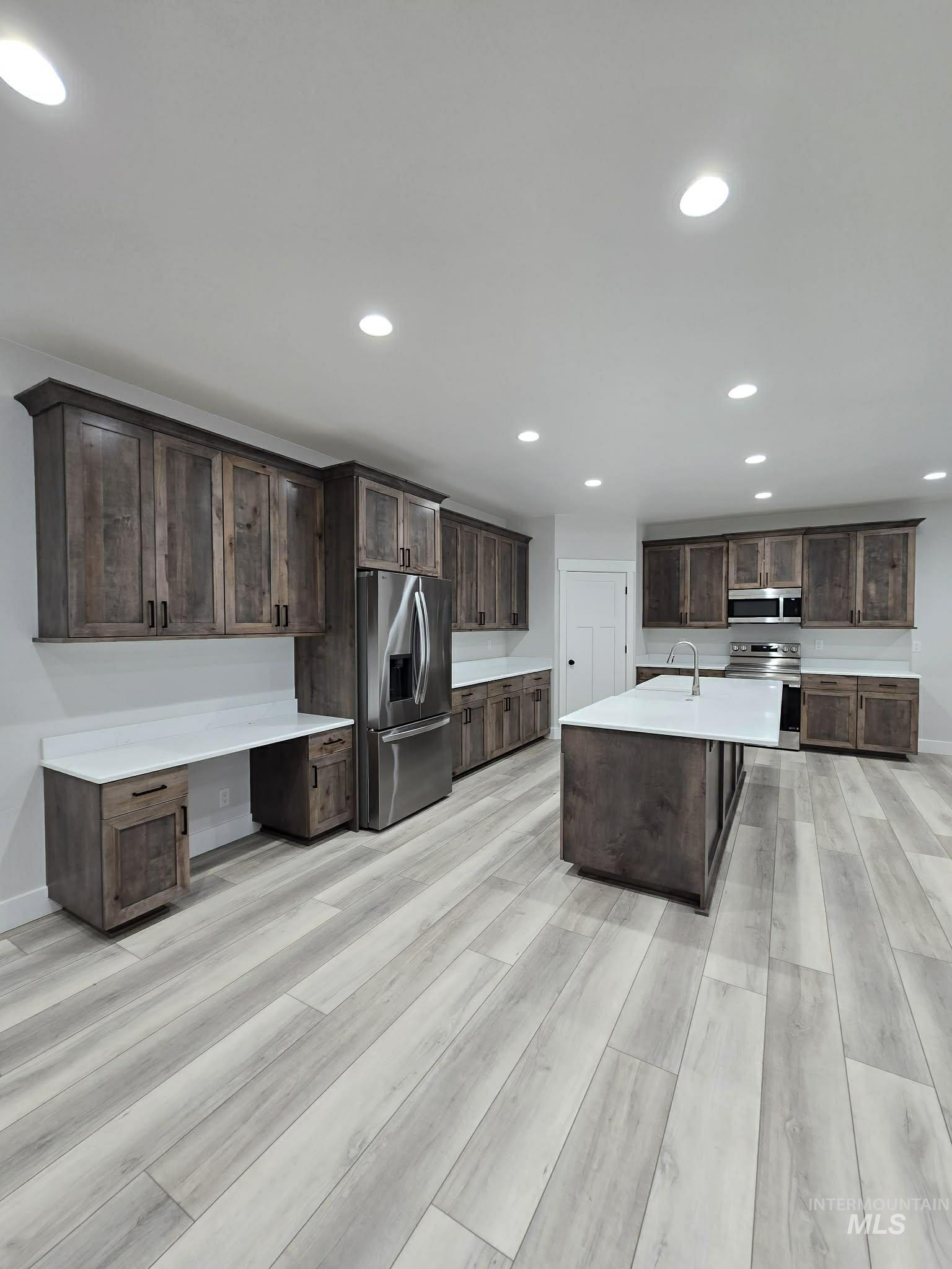 830 Salmon Dr, Heyburn, Idaho 83336, 3 Bedrooms, 2 Bathrooms, Residential For Sale, Price $419,999, 98982052