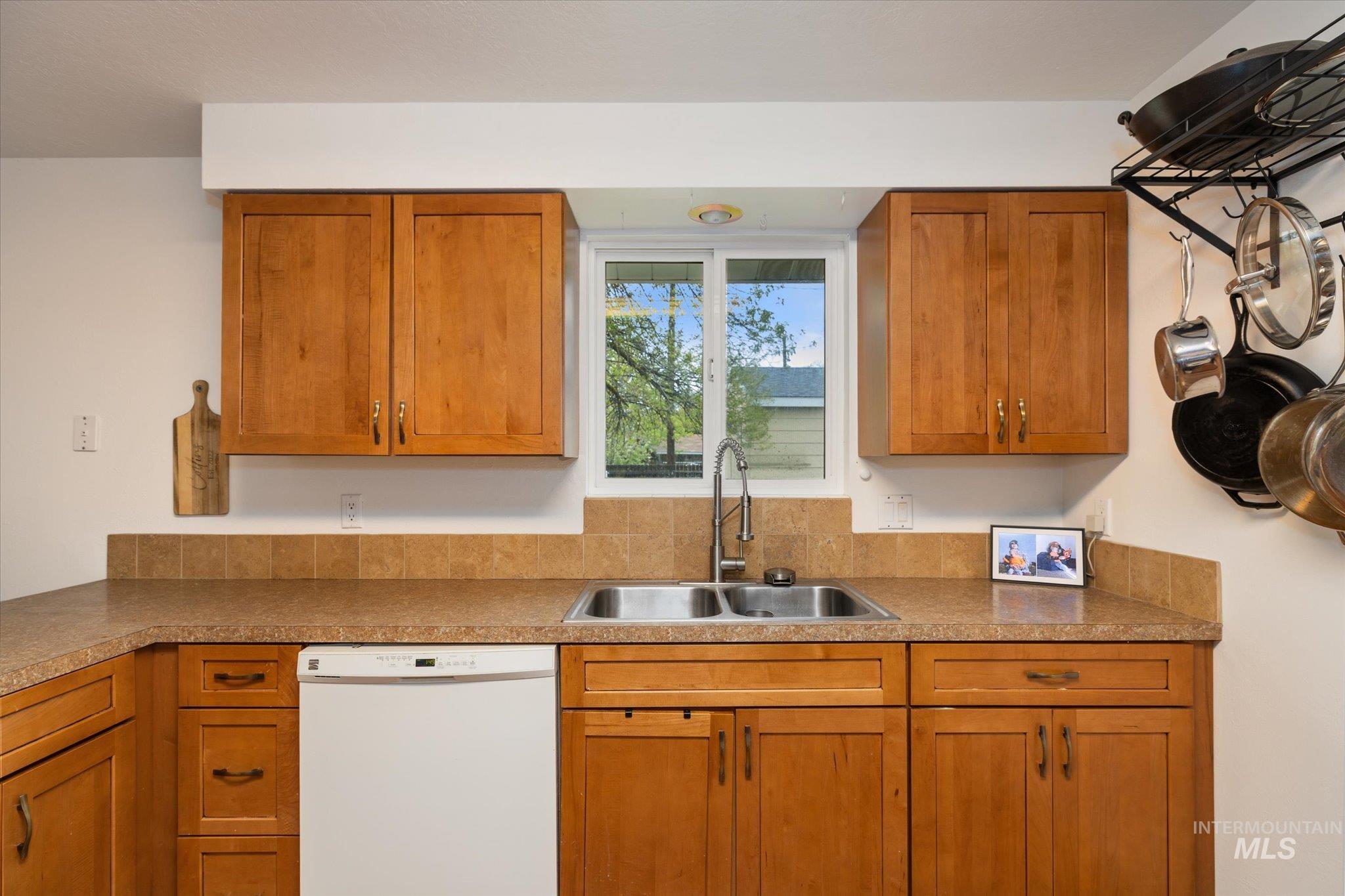 6159 S Grandjean Pl, Boise, Idaho 83709, 3 Bedrooms, 1.5 Bathrooms, Residential For Sale, Price $399,000,MLS 98982054