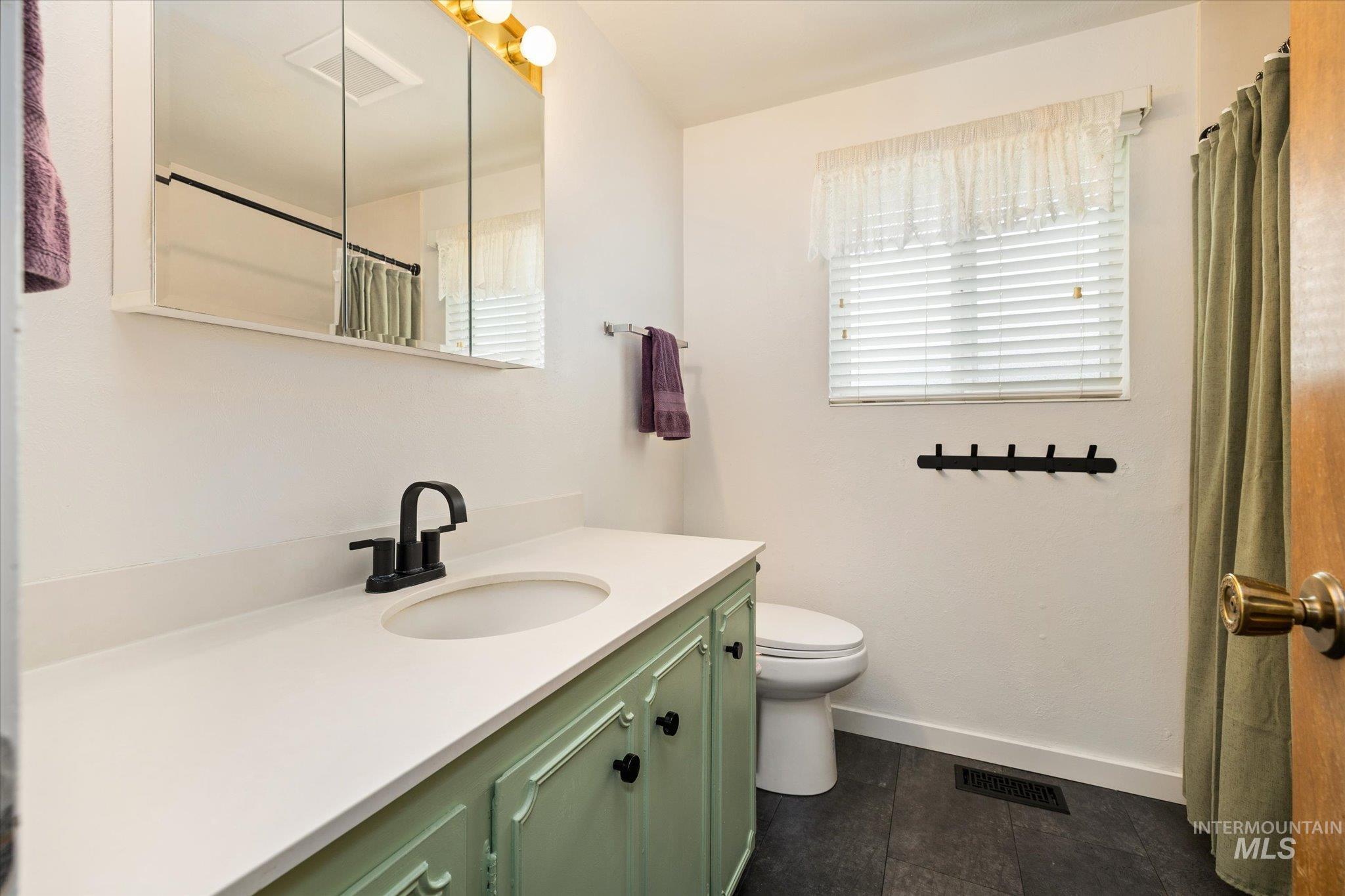 6159 S Grandjean Pl, Boise, Idaho 83709, 3 Bedrooms, 1.5 Bathrooms, Residential For Sale, Price $399,000,MLS 98982054