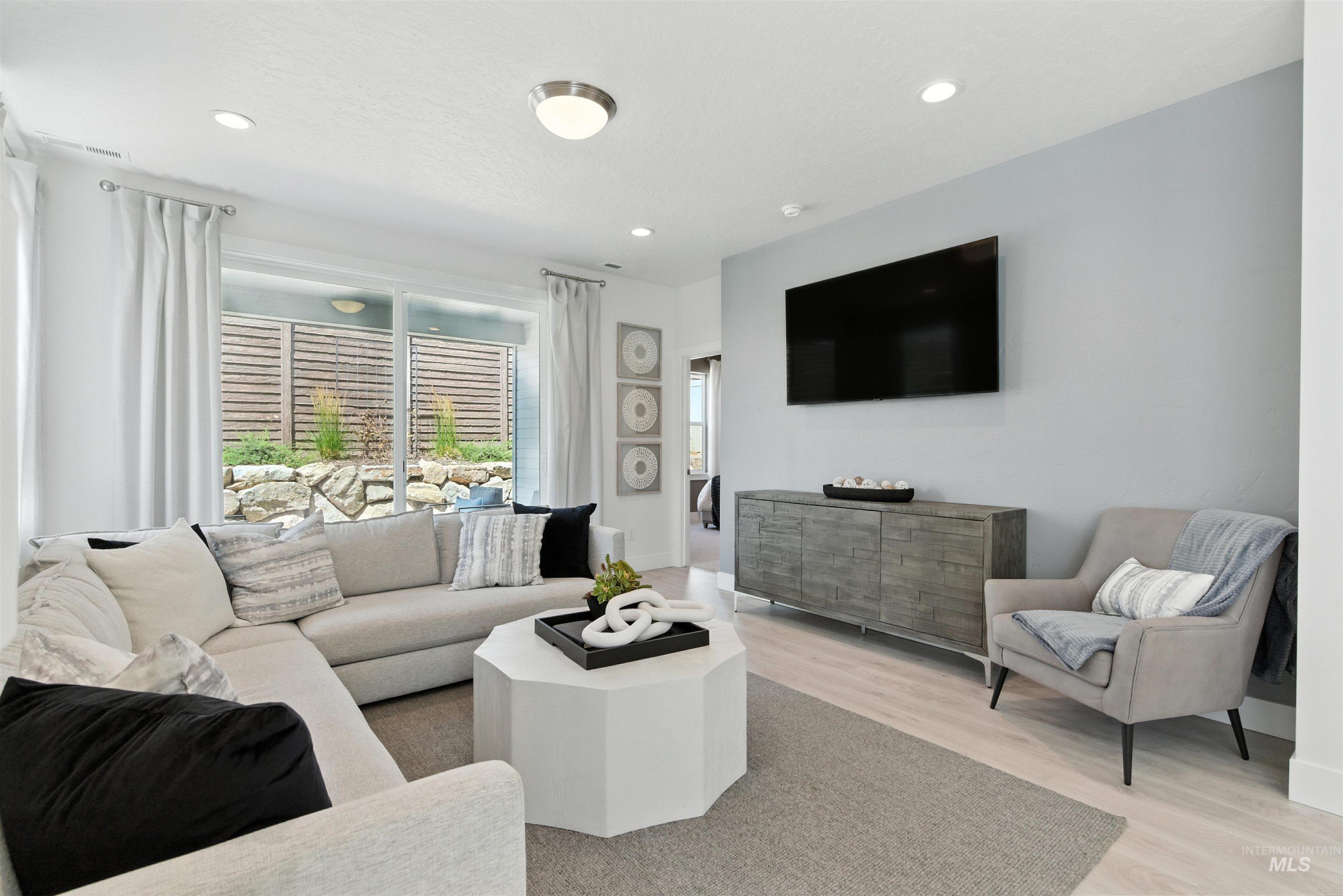 5868 N Static Line Ave, Meridian, Idaho 83646, 3 Bedrooms, 2 Bathrooms, Residential For Sale, Price $427,990, 98982055