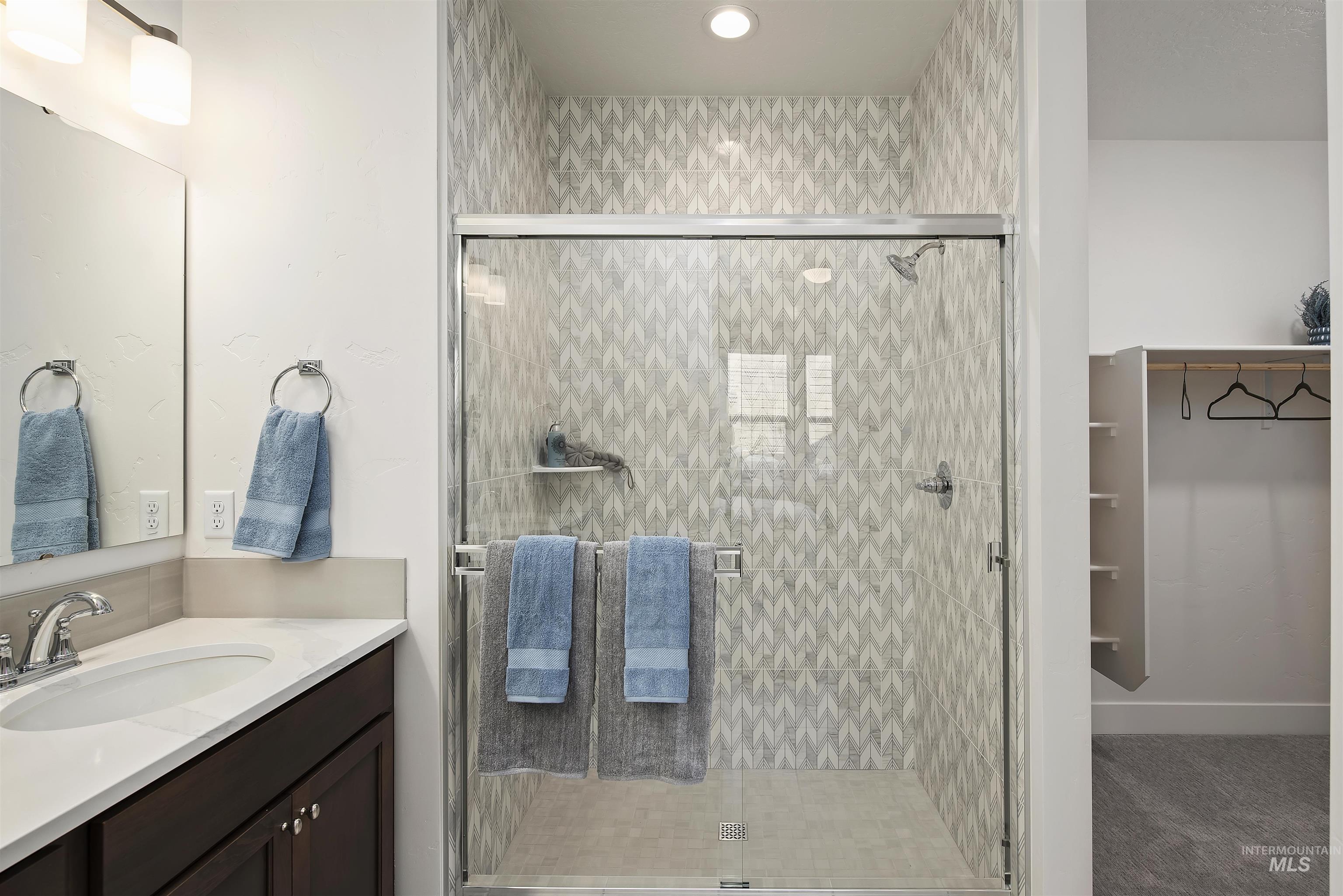 5868 N Static Line Ave, Meridian, Idaho 83646, 3 Bedrooms, 2 Bathrooms, Residential For Sale, Price $427,990, 98982055