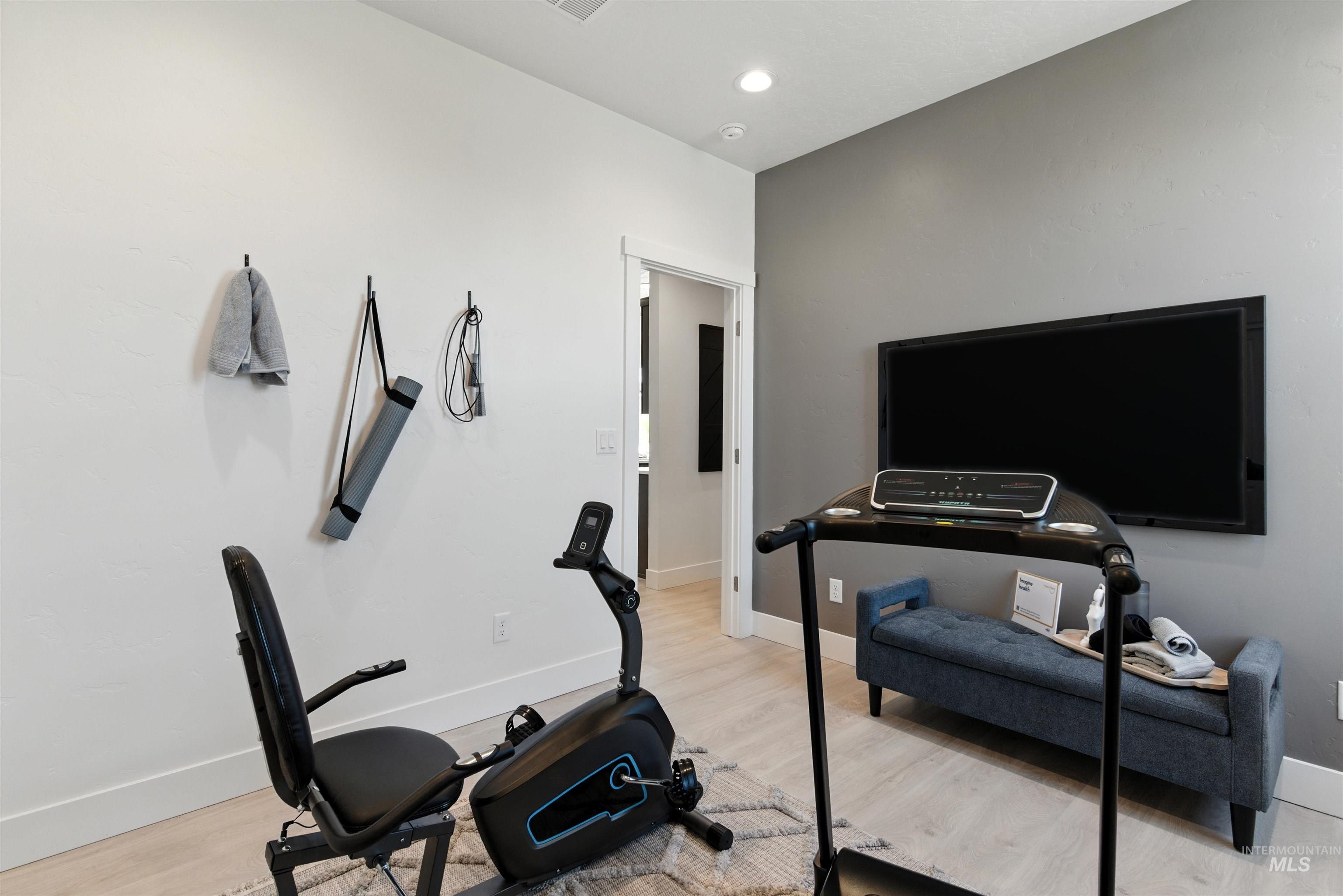 5868 N Static Line Ave, Meridian, Idaho 83646, 3 Bedrooms, 2 Bathrooms, Residential For Sale, Price $427,990, 98982055