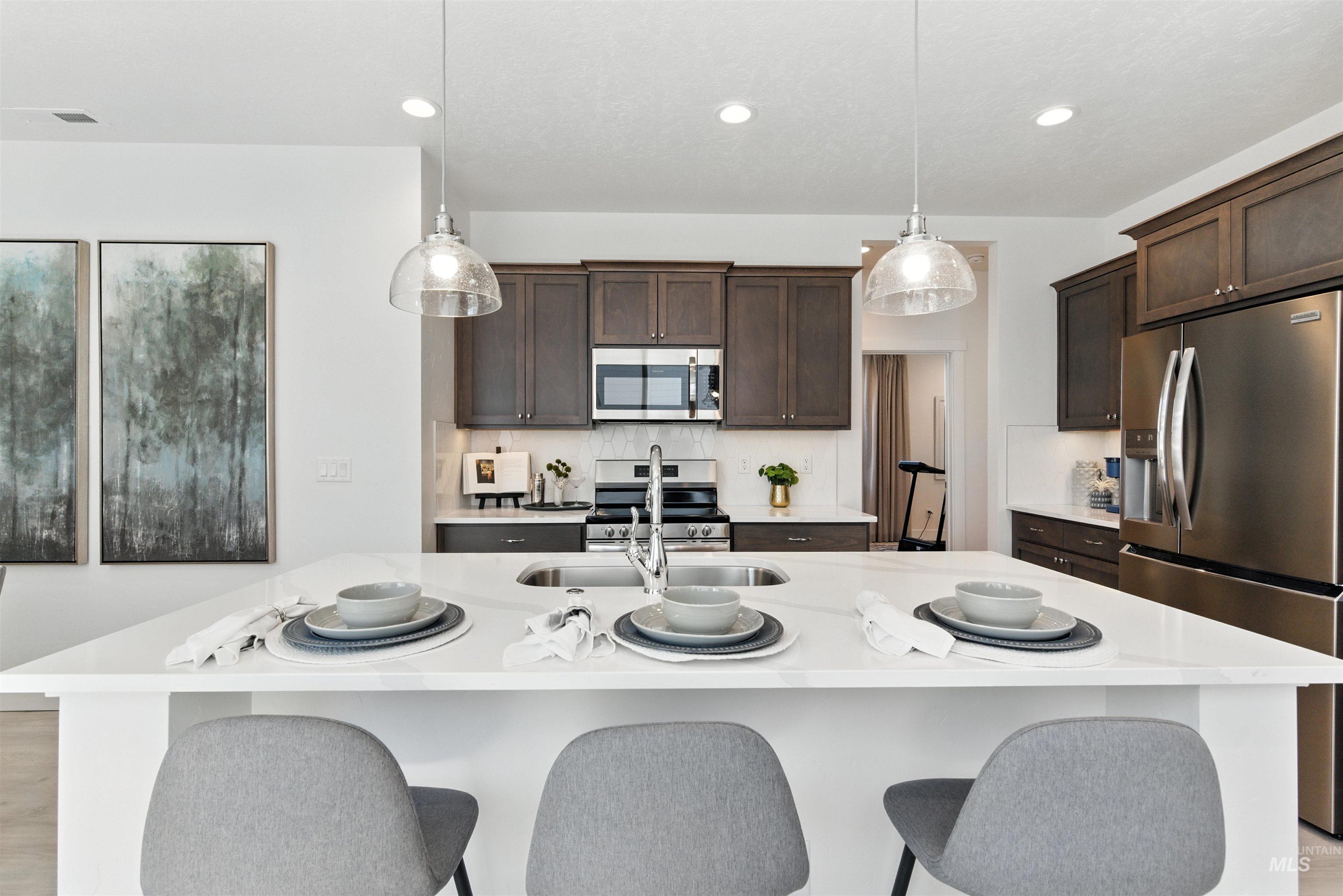 5868 N Static Line Ave, Meridian, Idaho 83646, 3 Bedrooms, 2 Bathrooms, Residential For Sale, Price $427,990, 98982055