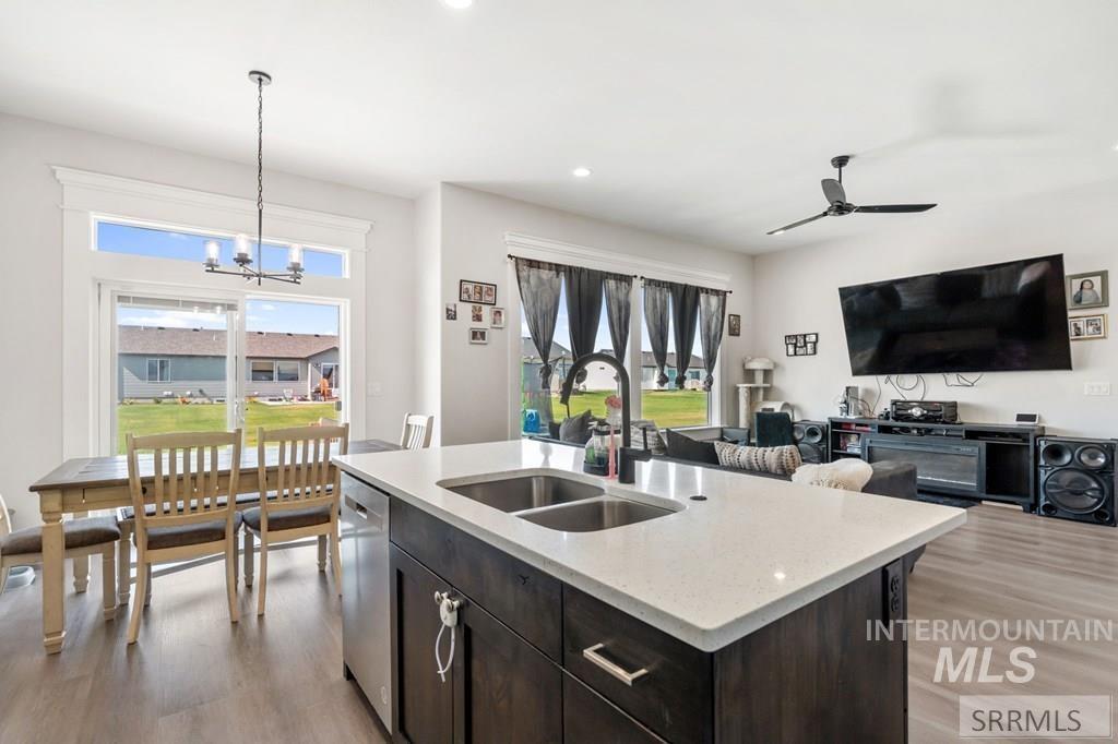 4201 N Zona Way, Idaho Falls, Idaho 83401-0000, 3 Bedrooms, 2 Bathrooms, Residential For Sale, Price $415,000, 98982062