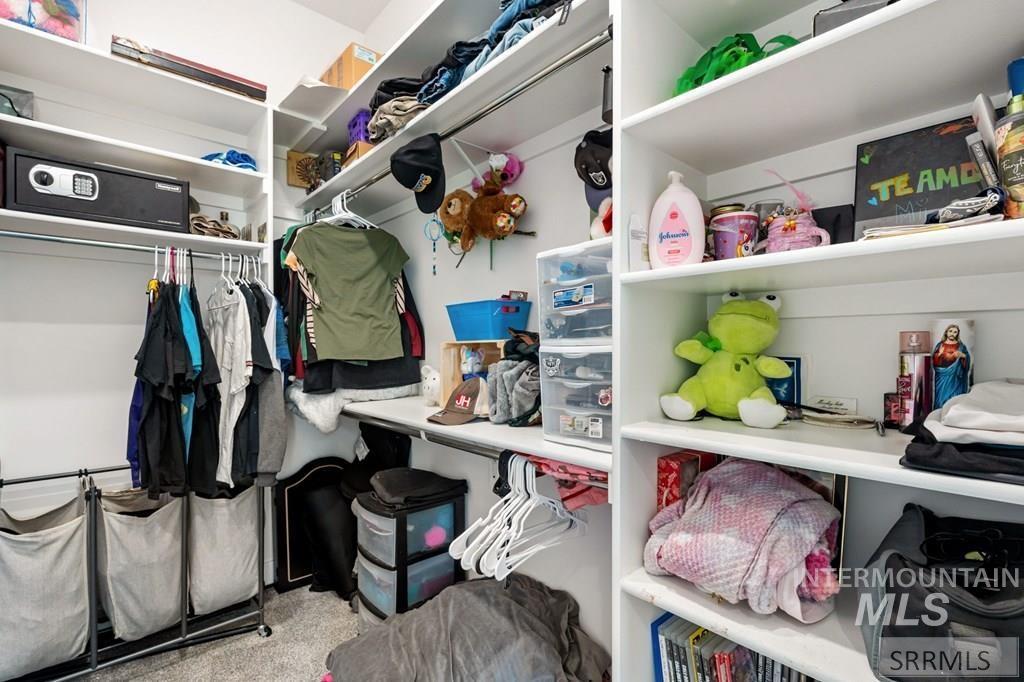 4201 N Zona Way, Idaho Falls, Idaho 83401-0000, 3 Bedrooms, 2 Bathrooms, Residential For Sale, Price $415,000, 98982062