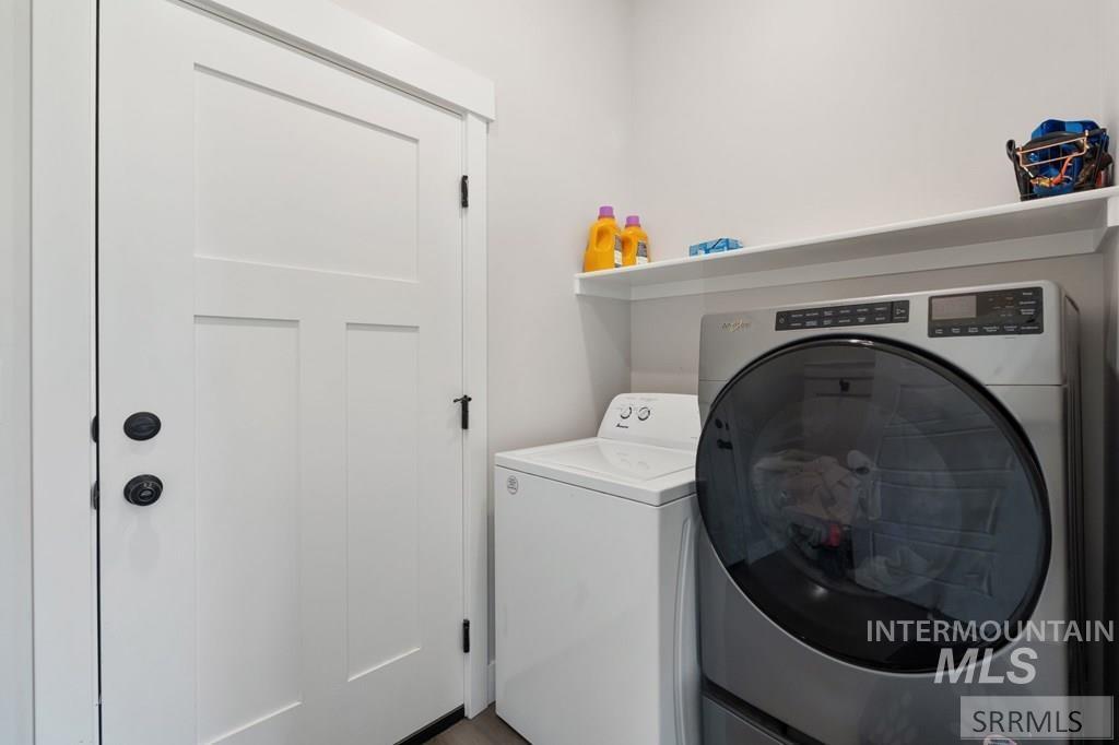 4201 N Zona Way, Idaho Falls, Idaho 83401-0000, 3 Bedrooms, 2 Bathrooms, Residential For Sale, Price $415,000, 98982062