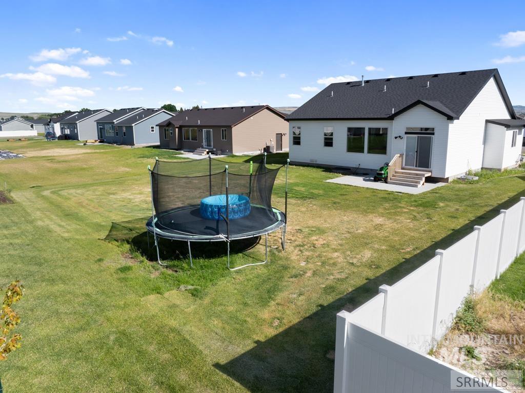 4201 N Zona Way, Idaho Falls, Idaho 83401-0000, 3 Bedrooms, 2 Bathrooms, Residential For Sale, Price $415,000, 98982062