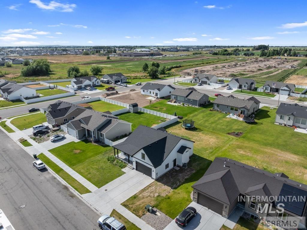 4201 N Zona Way, Idaho Falls, Idaho 83401-0000, 3 Bedrooms, 2 Bathrooms, Residential For Sale, Price $415,000, 98982062