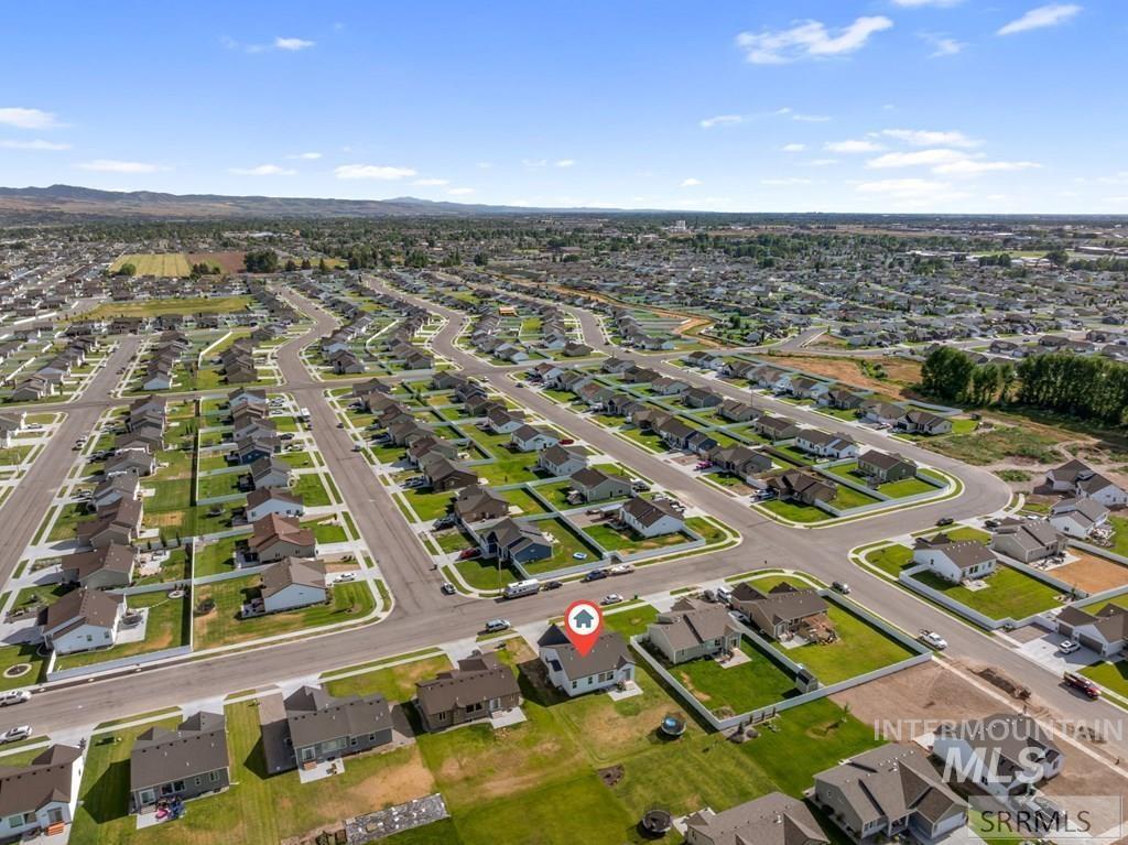 4201 N Zona Way, Idaho Falls, Idaho 83401-0000, 3 Bedrooms, 2 Bathrooms, Residential For Sale, Price $415,000, 98982062