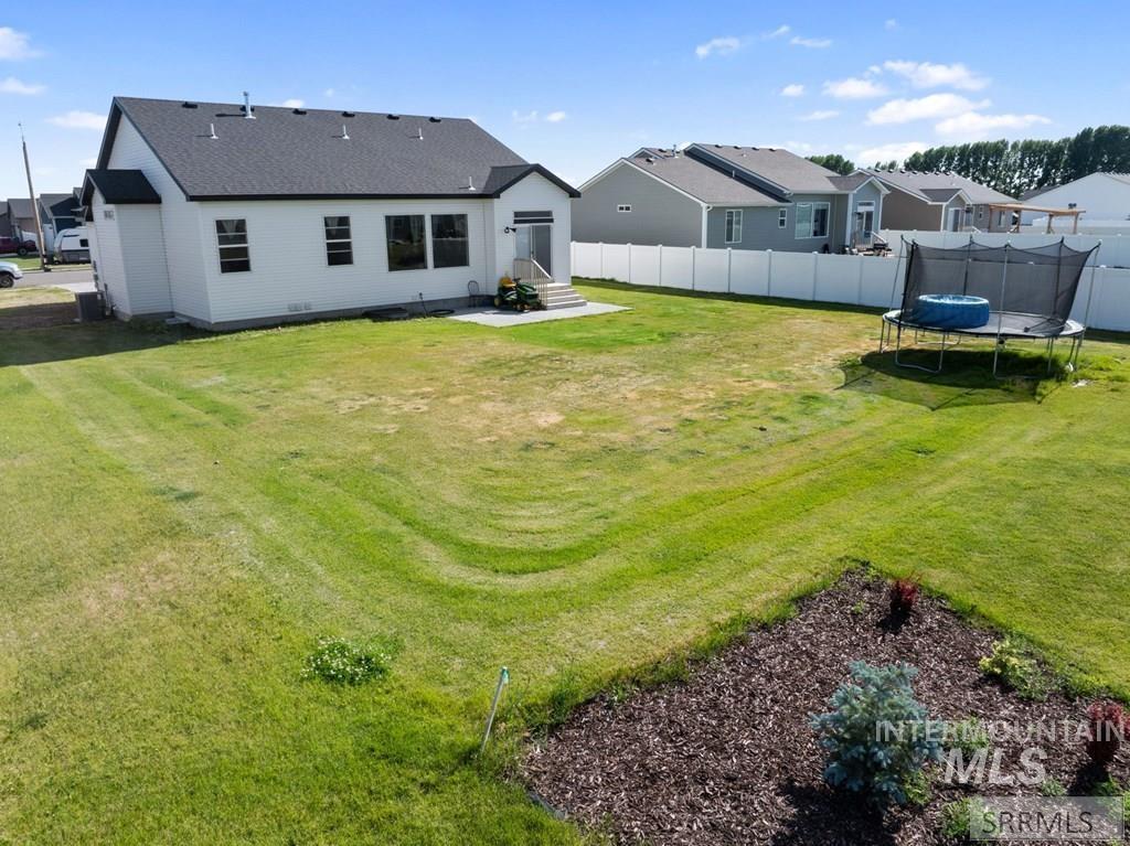 4201 N Zona Way, Idaho Falls, Idaho 83401-0000, 3 Bedrooms, 2 Bathrooms, Residential For Sale, Price $415,000, 98982062