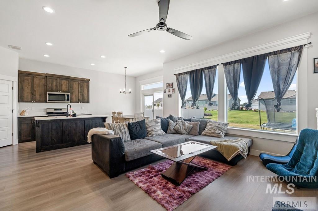 4201 N Zona Way, Idaho Falls, Idaho 83401-0000, 3 Bedrooms, 2 Bathrooms, Residential For Sale, Price $415,000, 98982062